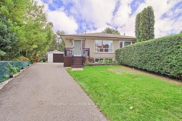 Photo 8 of 1 McDonald Drive, Aurora, Aurora Heights — HOMEH