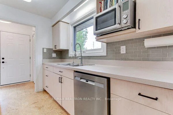 Photo 28 of 1 McDonald Drive, Aurora, Aurora Heights — HOMEH