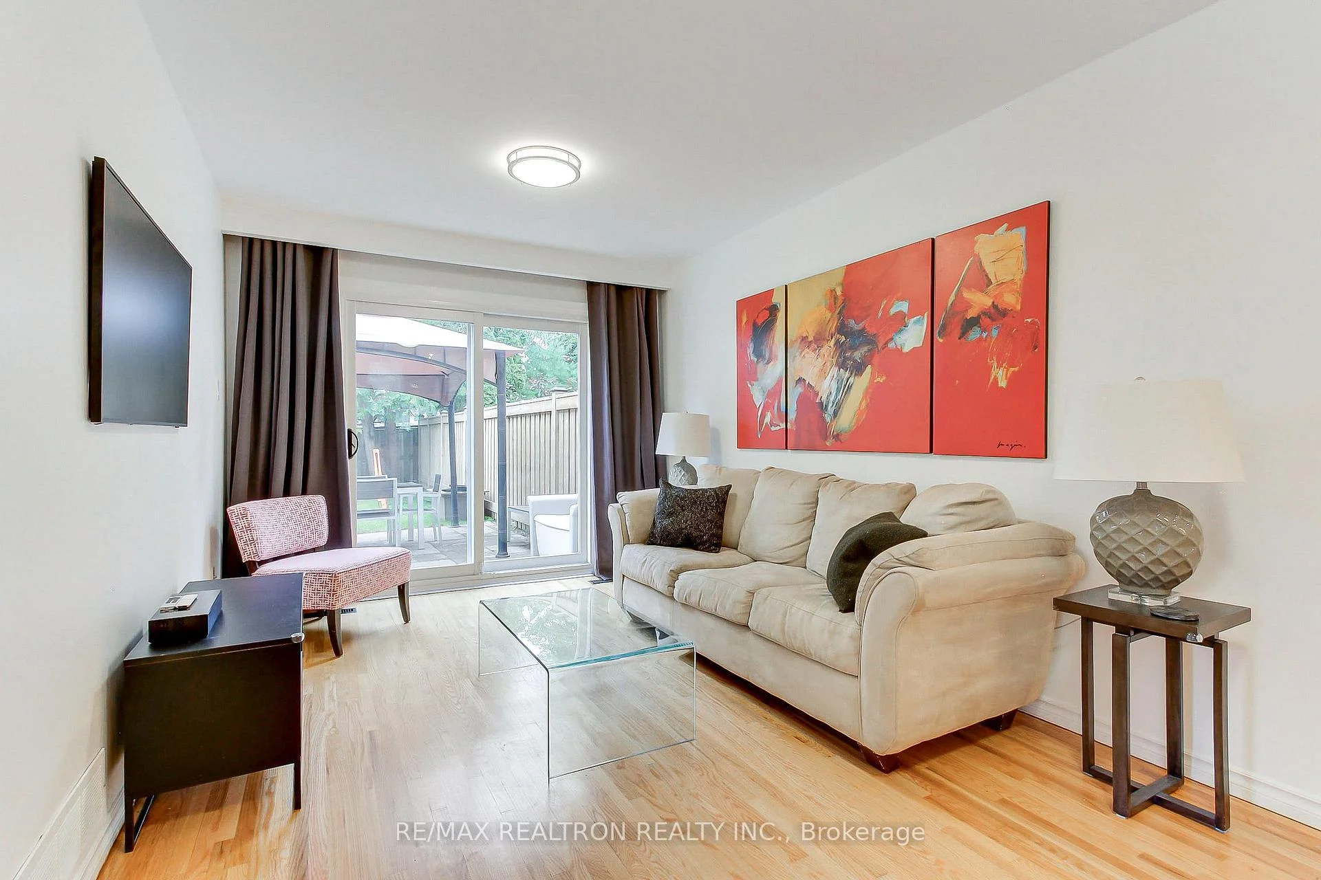 Photo 34 of 1 McDonald Drive, Aurora, Aurora Heights — HOMEH
