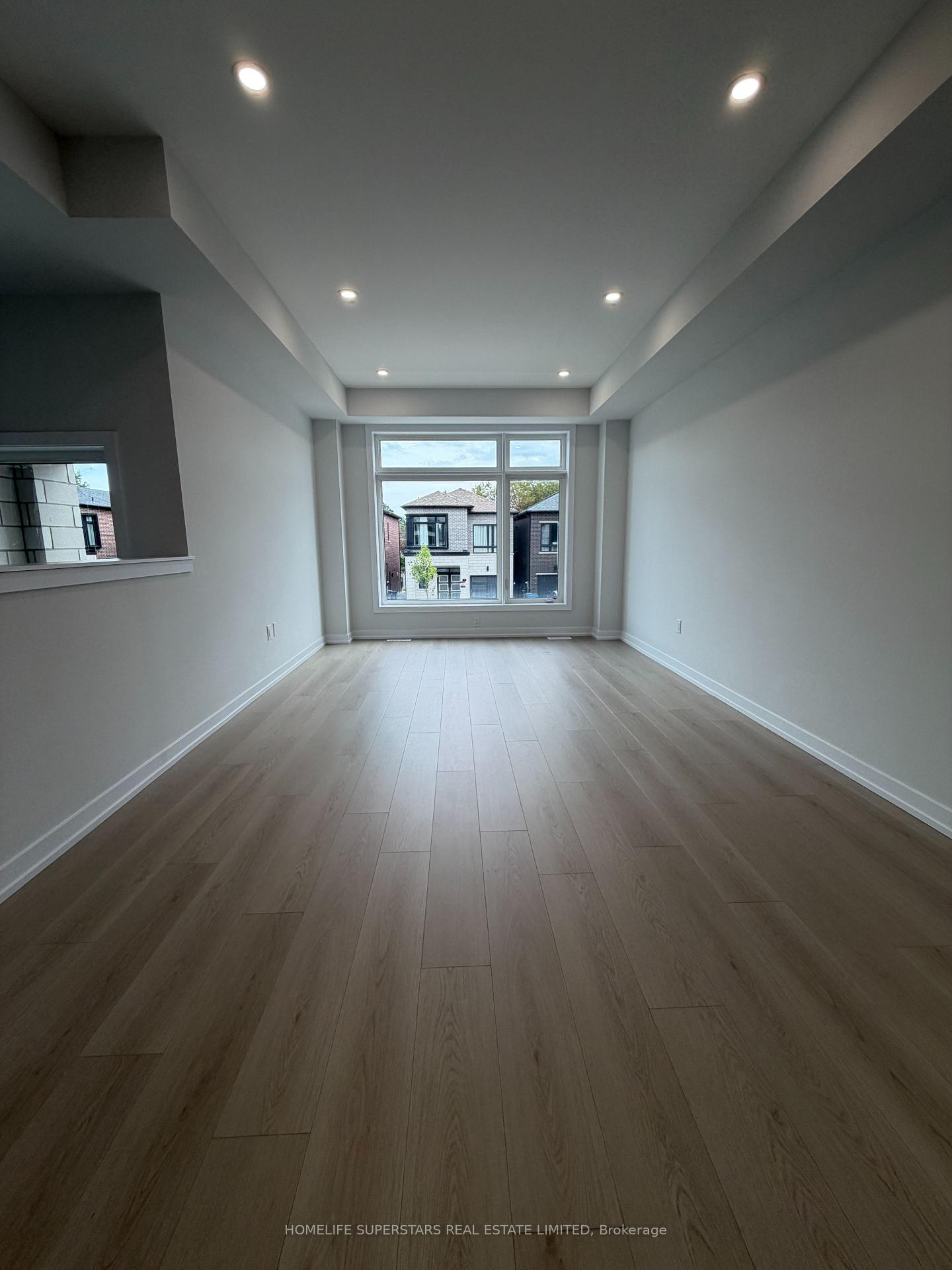 Photo 4 of 48 Danielle Moore Circle, Scarborough, Bendale — HOMEH