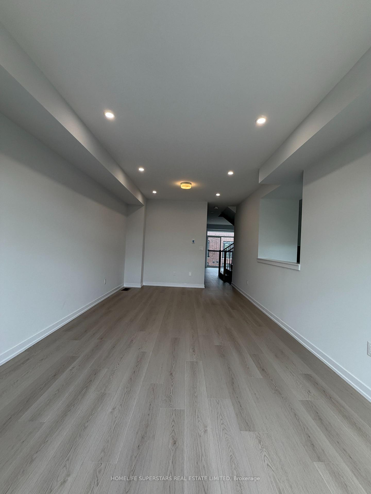 Photo 5 of 48 Danielle Moore Circle, Scarborough, Bendale — HOMEH