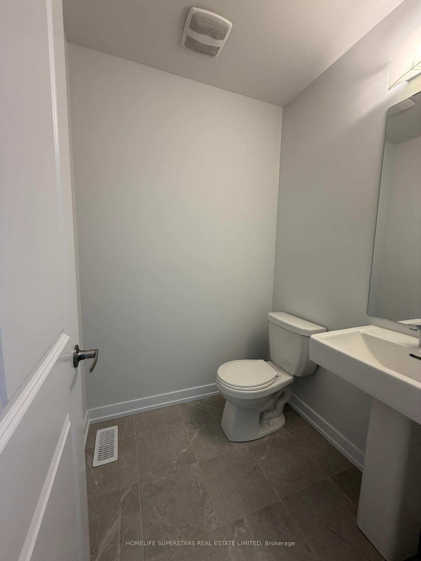 Photo 6 of 48 Danielle Moore Circle, Scarborough, Bendale — HOMEH