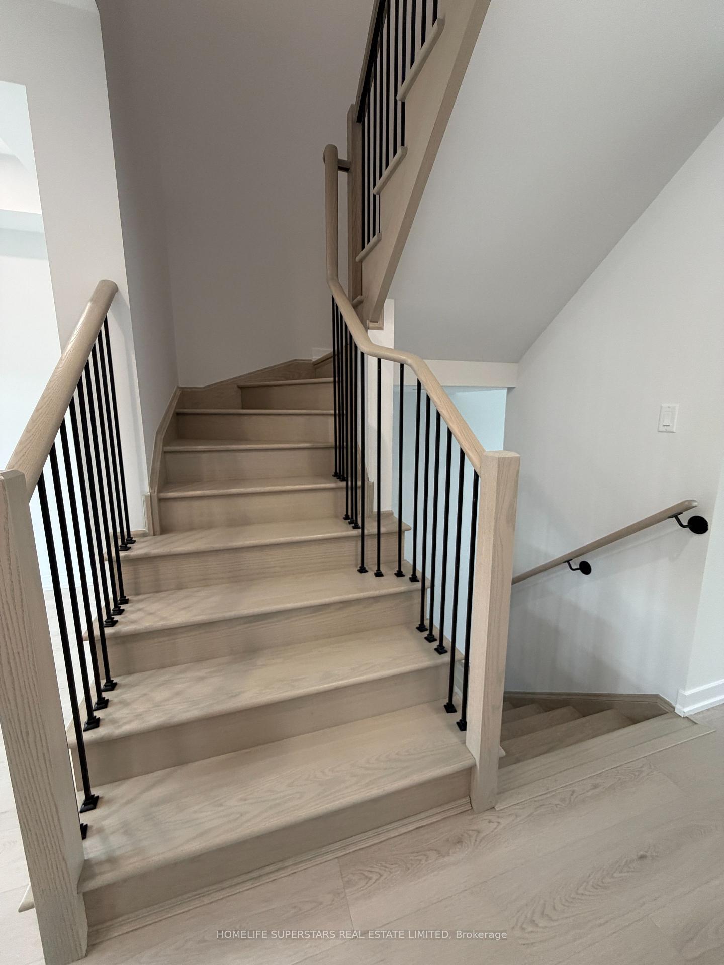 Photo 7 of 48 Danielle Moore Circle, Scarborough, Bendale — HOMEH