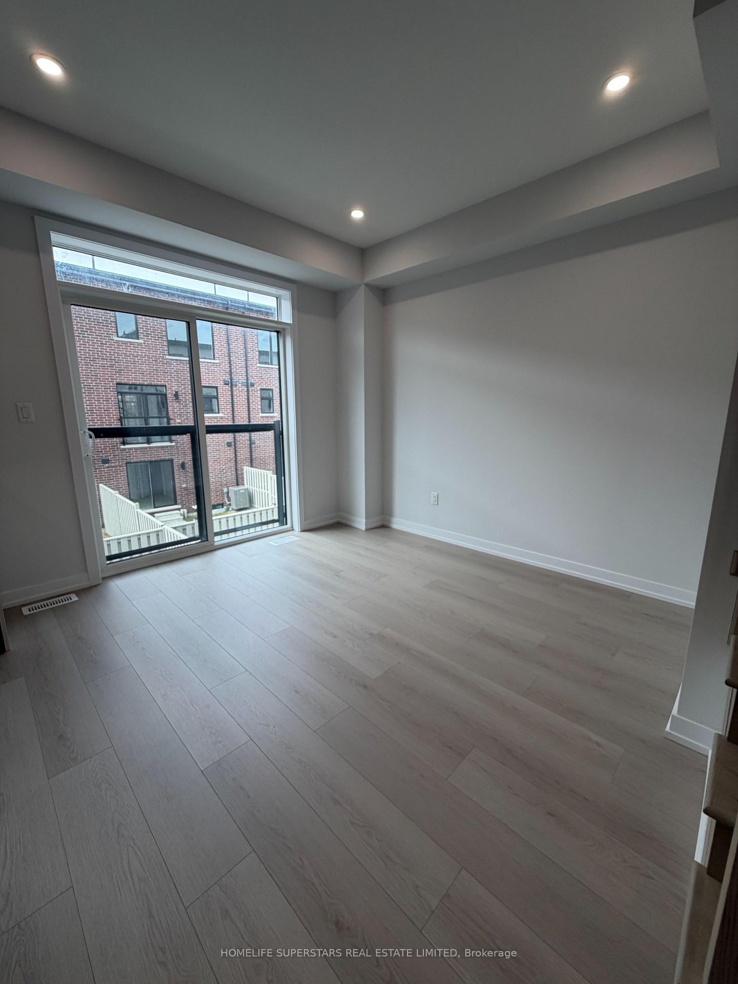 Photo 9 of 48 Danielle Moore Circle, Scarborough, Bendale — HOMEH