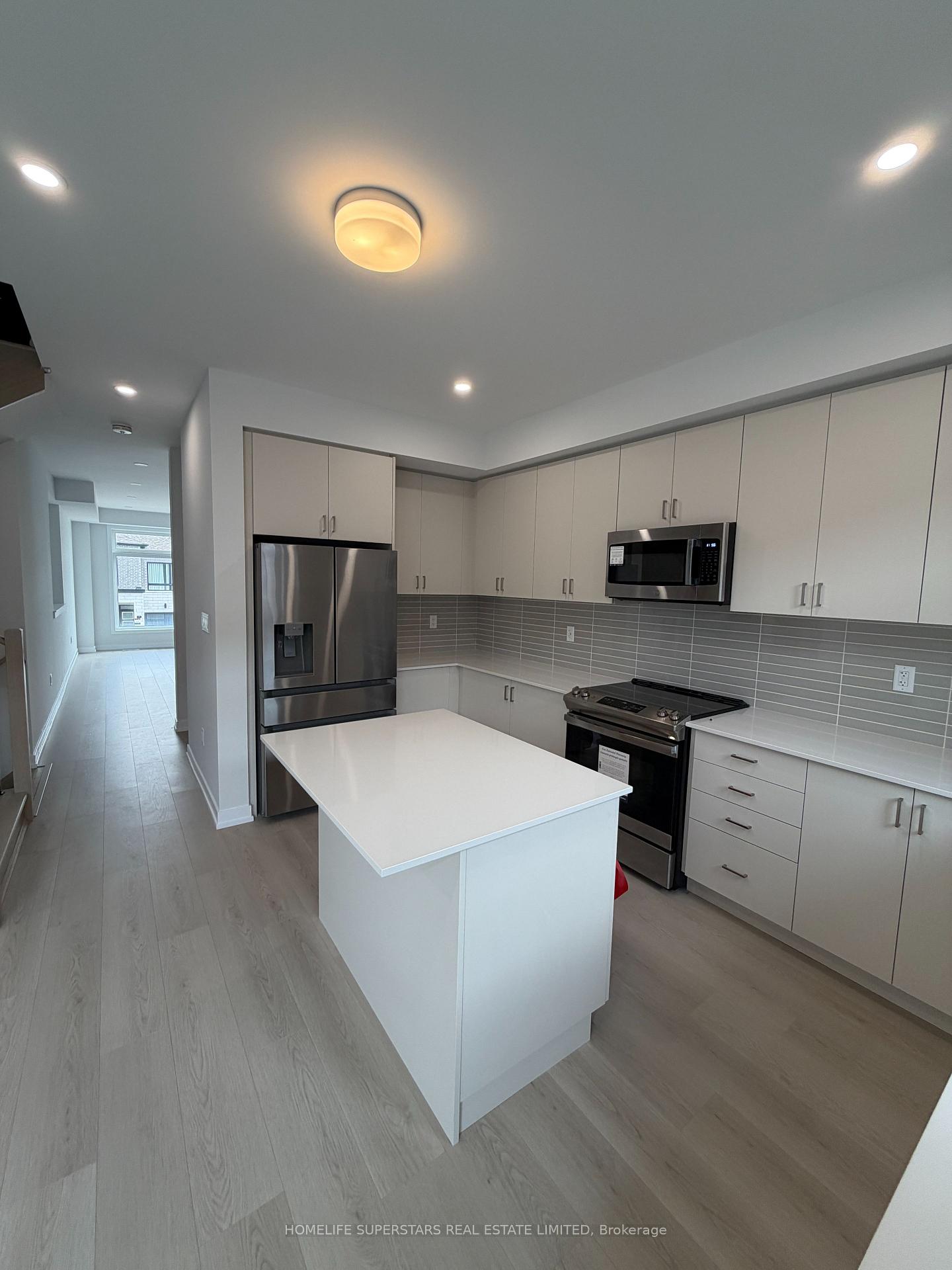 Photo 13 of 48 Danielle Moore Circle, Scarborough, Bendale — HOMEH