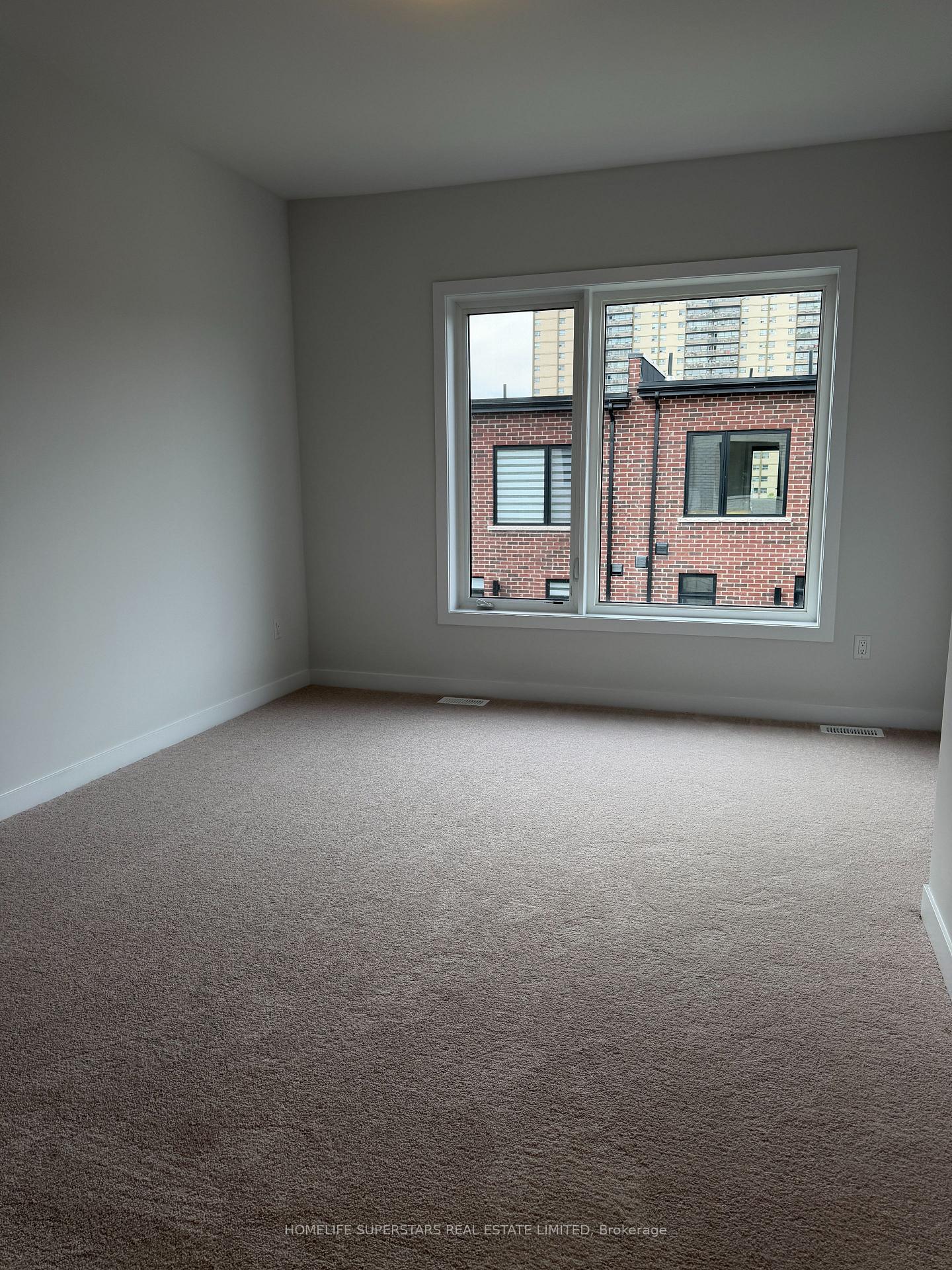 Photo 16 of 48 Danielle Moore Circle, Scarborough, Bendale — HOMEH