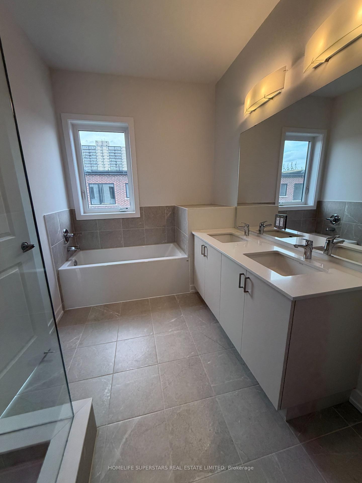 Photo 19 of 48 Danielle Moore Circle, Scarborough, Bendale — HOMEH