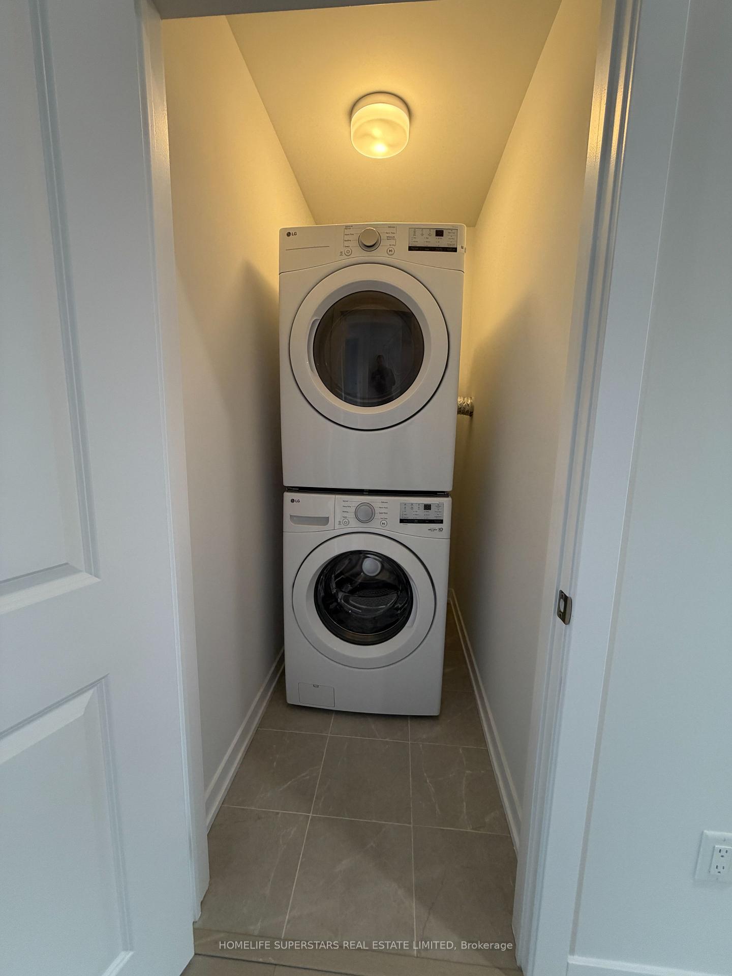Photo 20 of 48 Danielle Moore Circle, Scarborough, Bendale — HOMEH