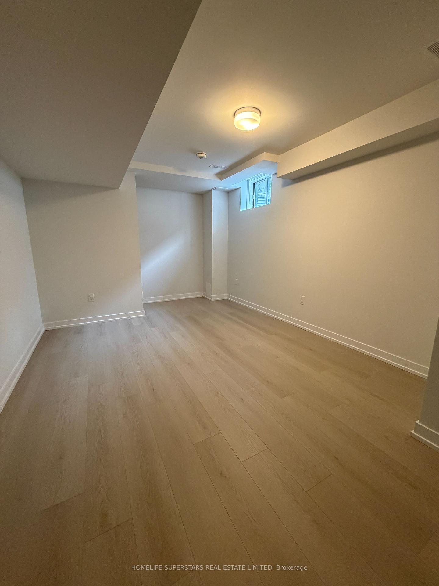 Photo 25 of 48 Danielle Moore Circle, Scarborough, Bendale — HOMEH