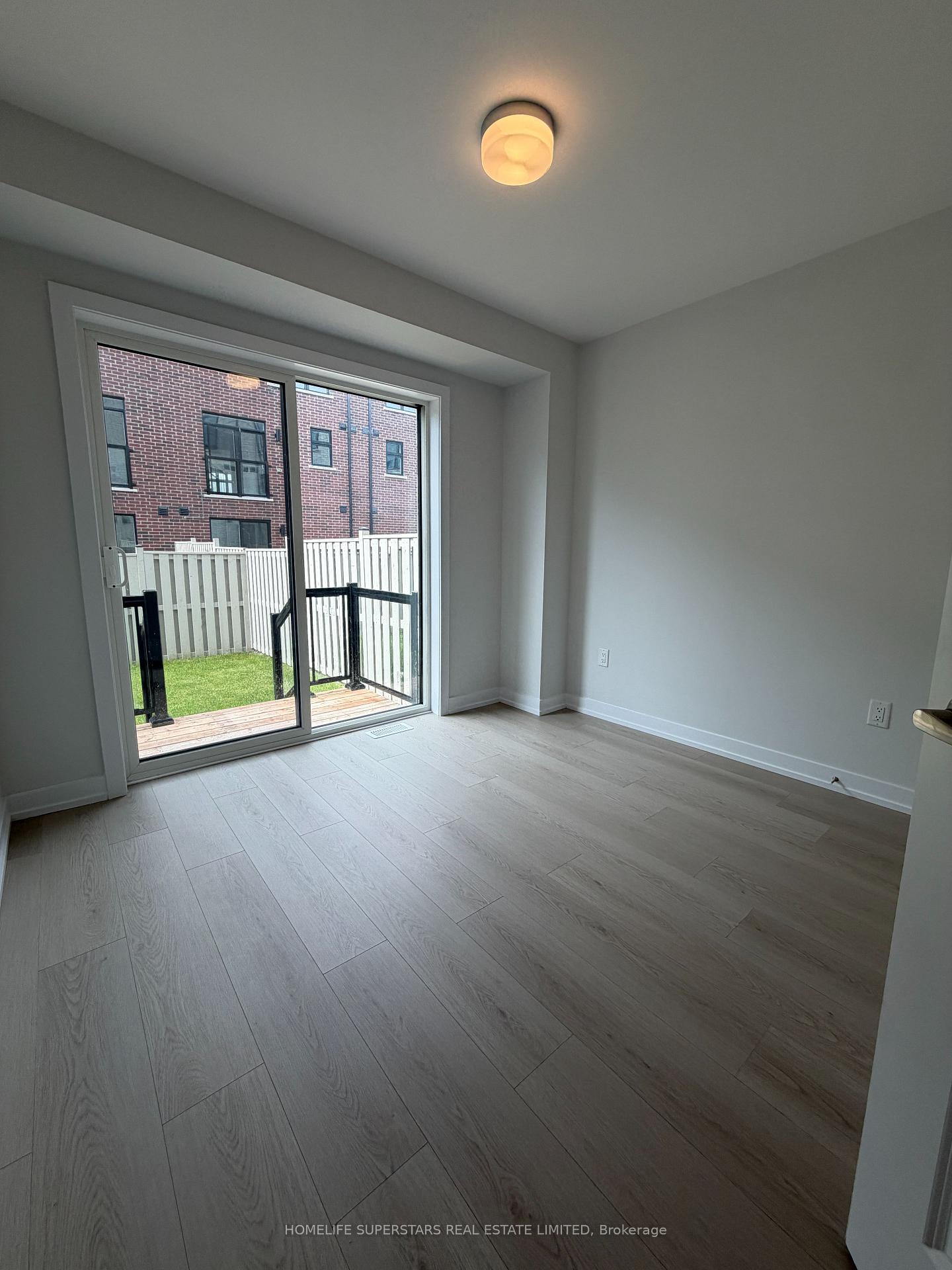 Photo 27 of 48 Danielle Moore Circle, Scarborough, Bendale — HOMEH