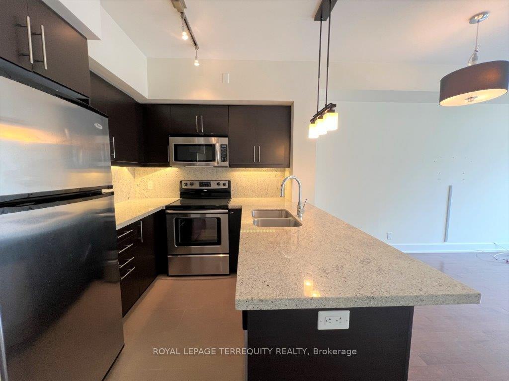 Photo 9 of Unit 609, 676 Sheppard Avenue E, North York, Bayview Village — HOMEH