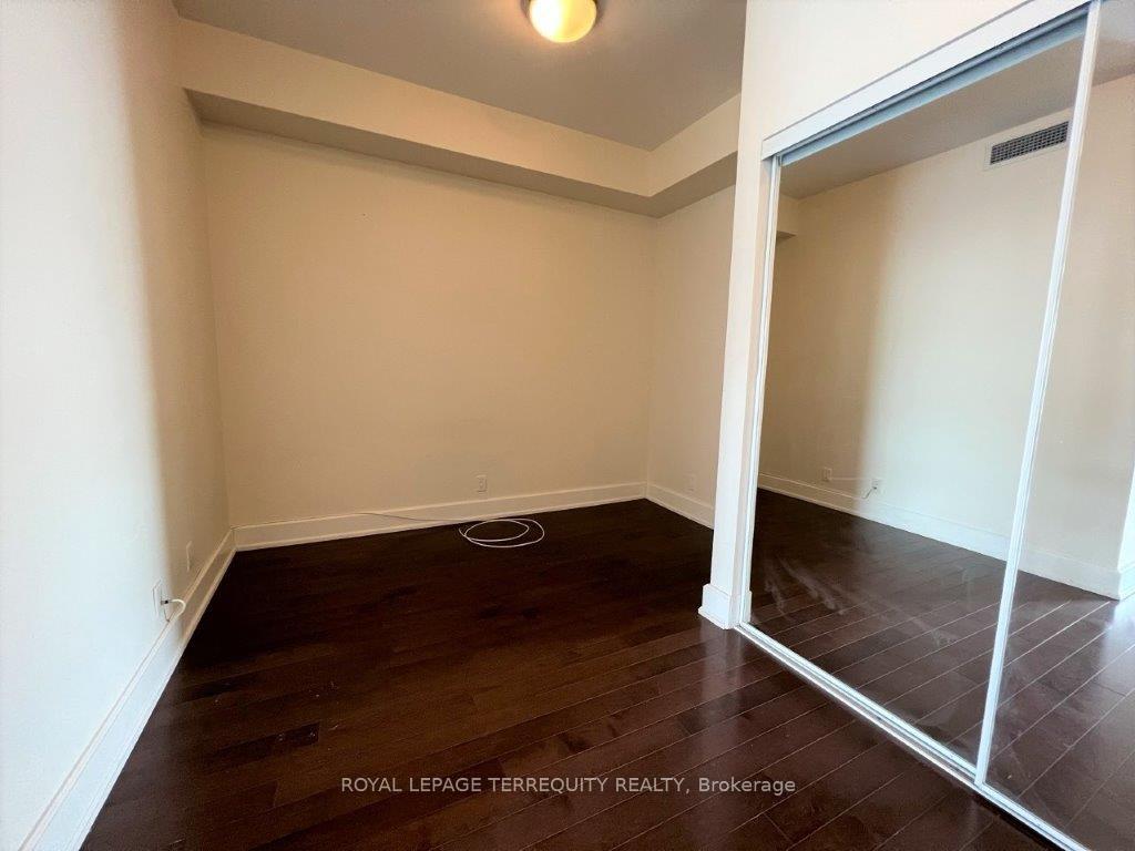 Photo 11 of Unit 609, 676 Sheppard Avenue E, North York, Bayview Village — HOMEH