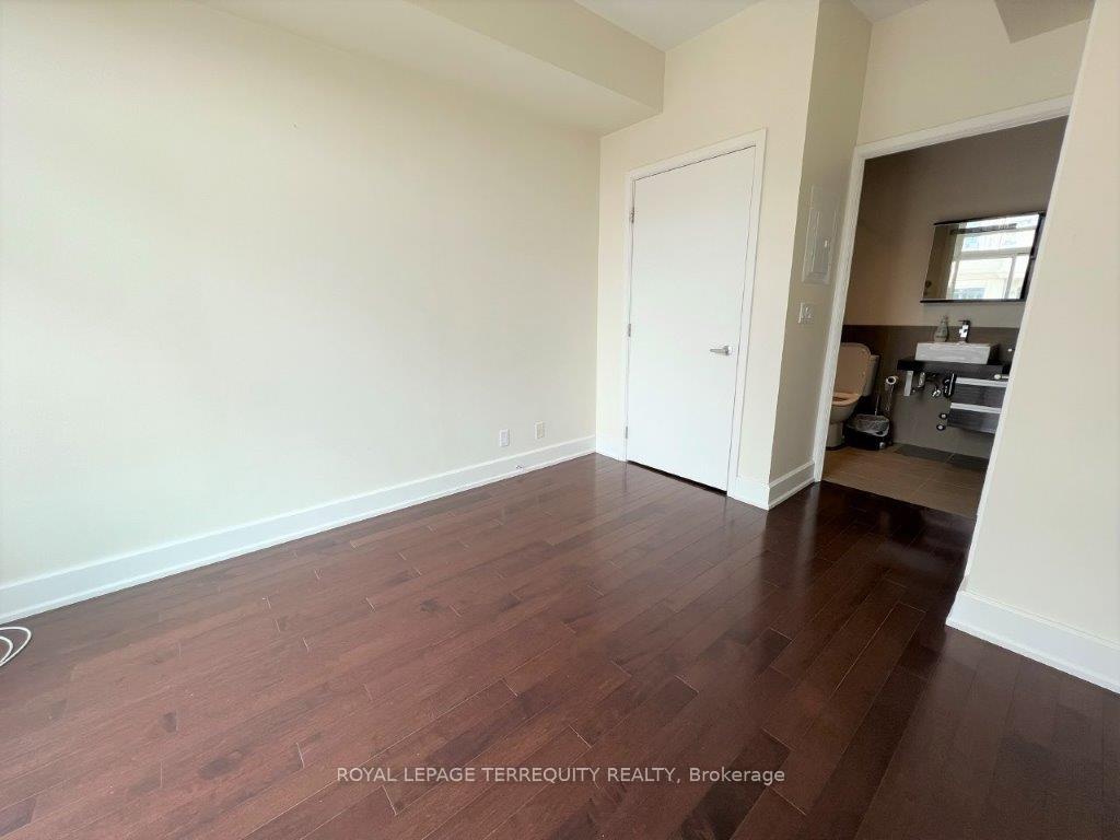 Photo 15 of Unit 609, 676 Sheppard Avenue E, North York, Bayview Village — HOMEH
