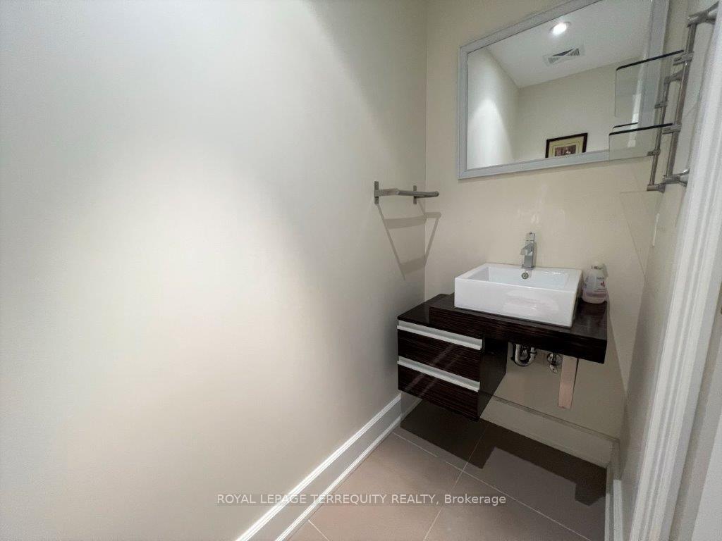 Photo 21 of Unit 609, 676 Sheppard Avenue E, North York, Bayview Village — HOMEH