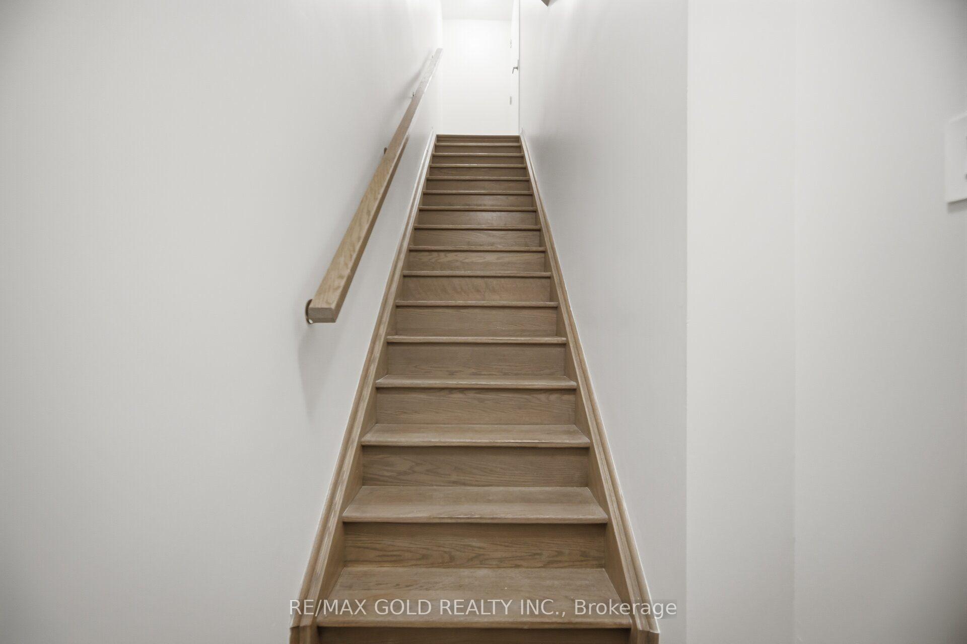 Photo 6 of Unit TH83, 39 Honeycrisp Crescent, Vaughan, Vaughan Corporate Centre — HOMEH