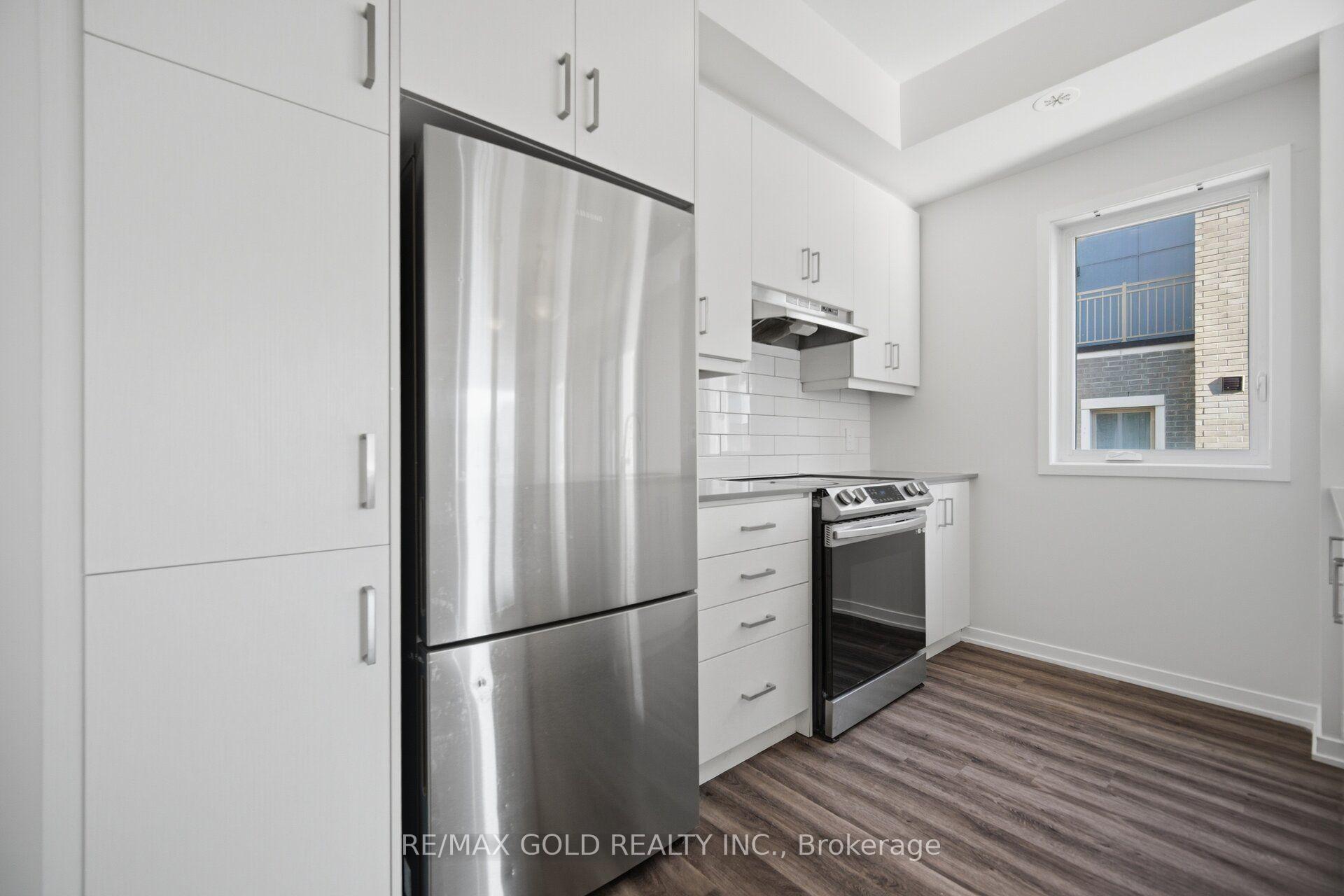 Photo 10 of Unit TH83, 39 Honeycrisp Crescent, Vaughan, Vaughan Corporate Centre — HOMEH
