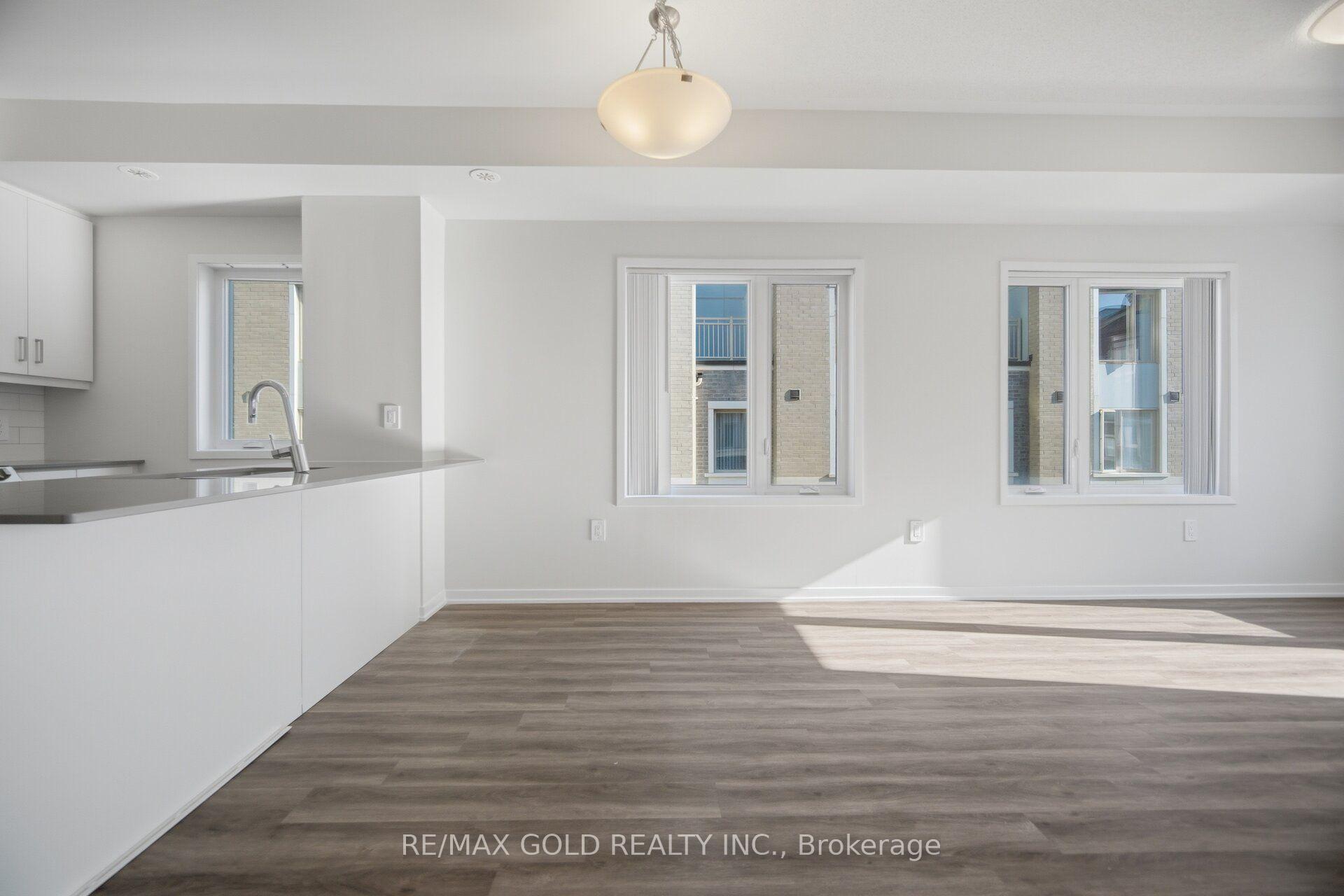 Photo 12 of Unit TH83, 39 Honeycrisp Crescent, Vaughan, Vaughan Corporate Centre — HOMEH