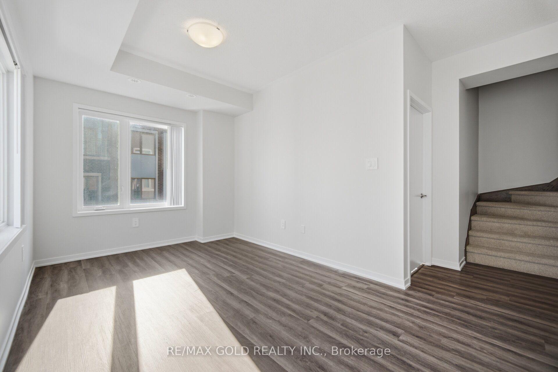 Photo 16 of Unit TH83, 39 Honeycrisp Crescent, Vaughan, Vaughan Corporate Centre — HOMEH