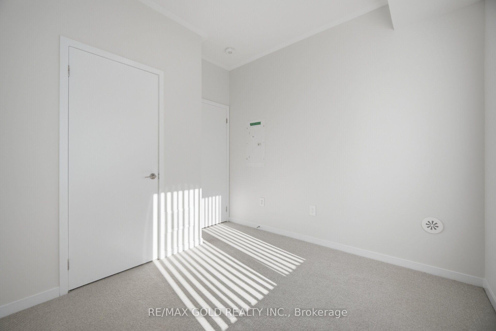 Photo 20 of Unit TH83, 39 Honeycrisp Crescent, Vaughan, Vaughan Corporate Centre — HOMEH