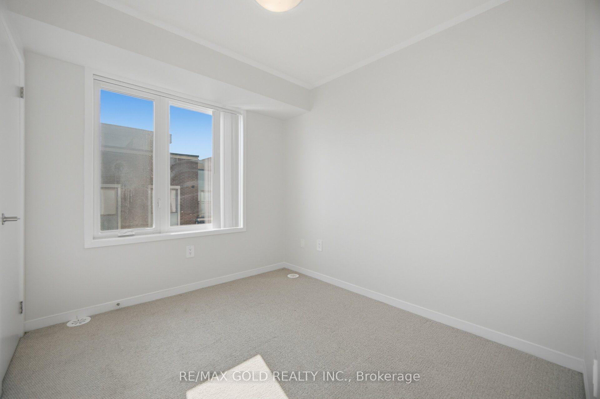 Photo 30 of Unit TH83, 39 Honeycrisp Crescent, Vaughan, Vaughan Corporate Centre — HOMEH