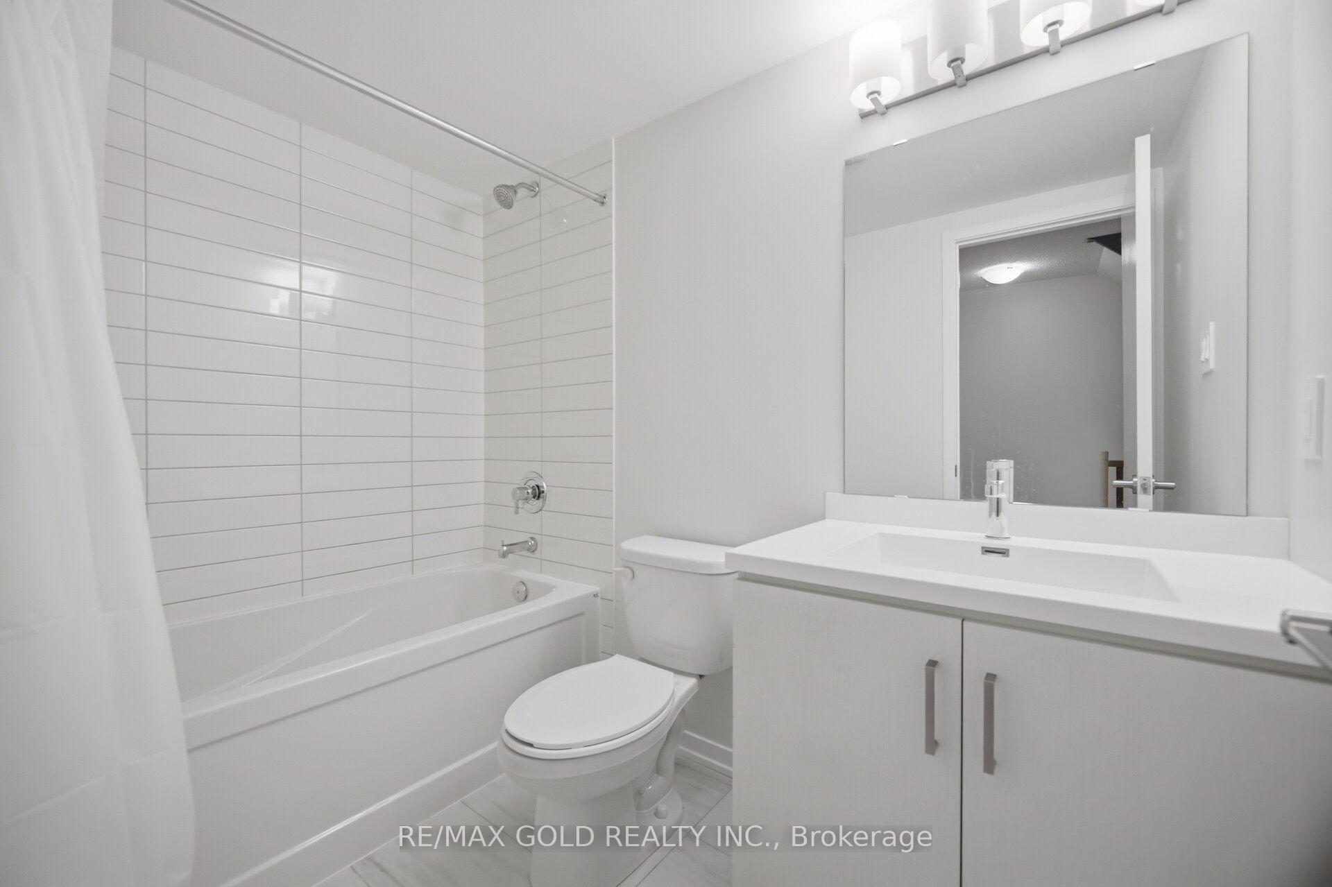 Photo 32 of Unit TH83, 39 Honeycrisp Crescent, Vaughan, Vaughan Corporate Centre — HOMEH