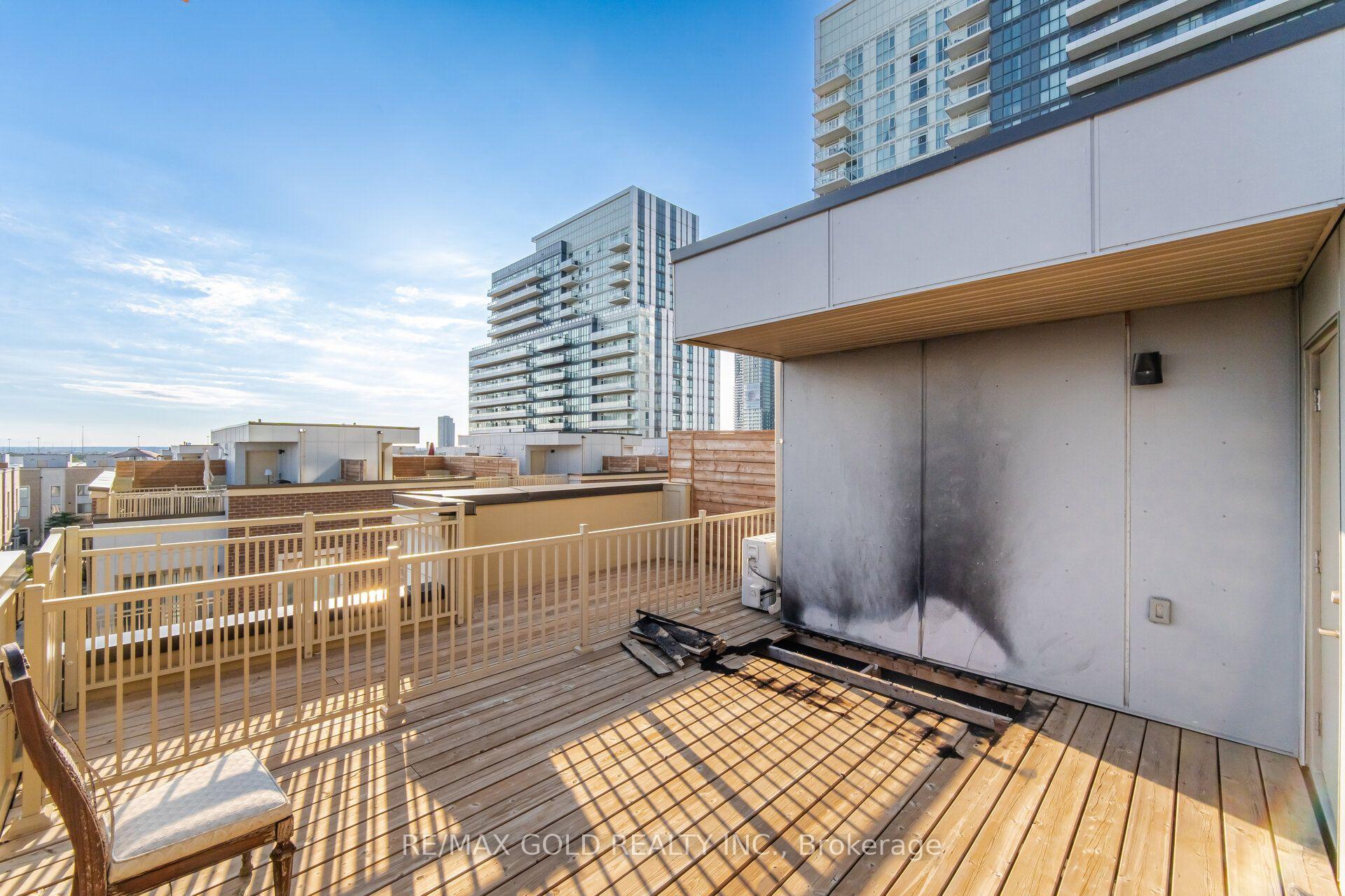 Photo 41 of Unit TH83, 39 Honeycrisp Crescent, Vaughan, Vaughan Corporate Centre — HOMEH
