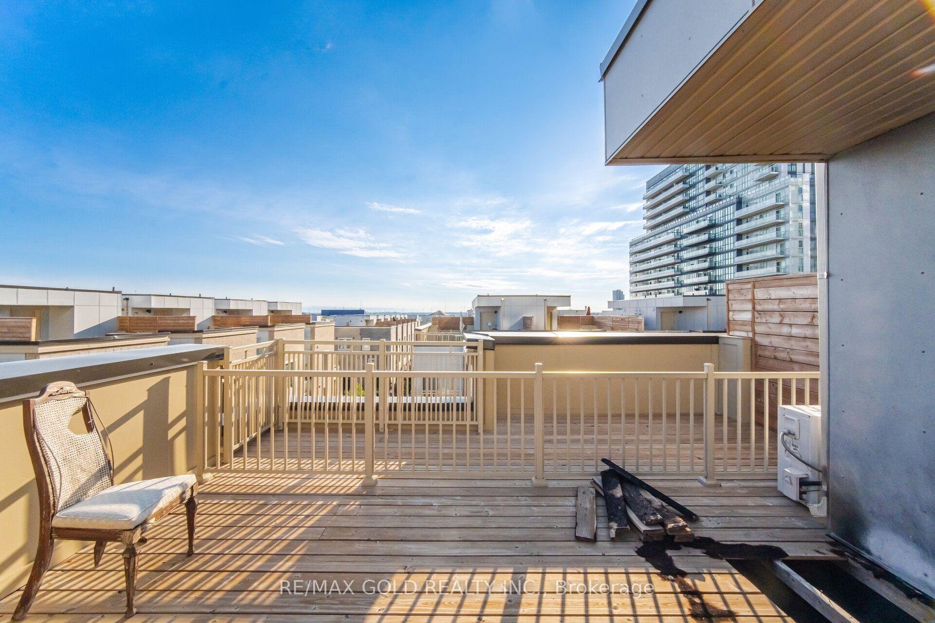 Photo 42 of Unit TH83, 39 Honeycrisp Crescent, Vaughan, Vaughan Corporate Centre — HOMEH