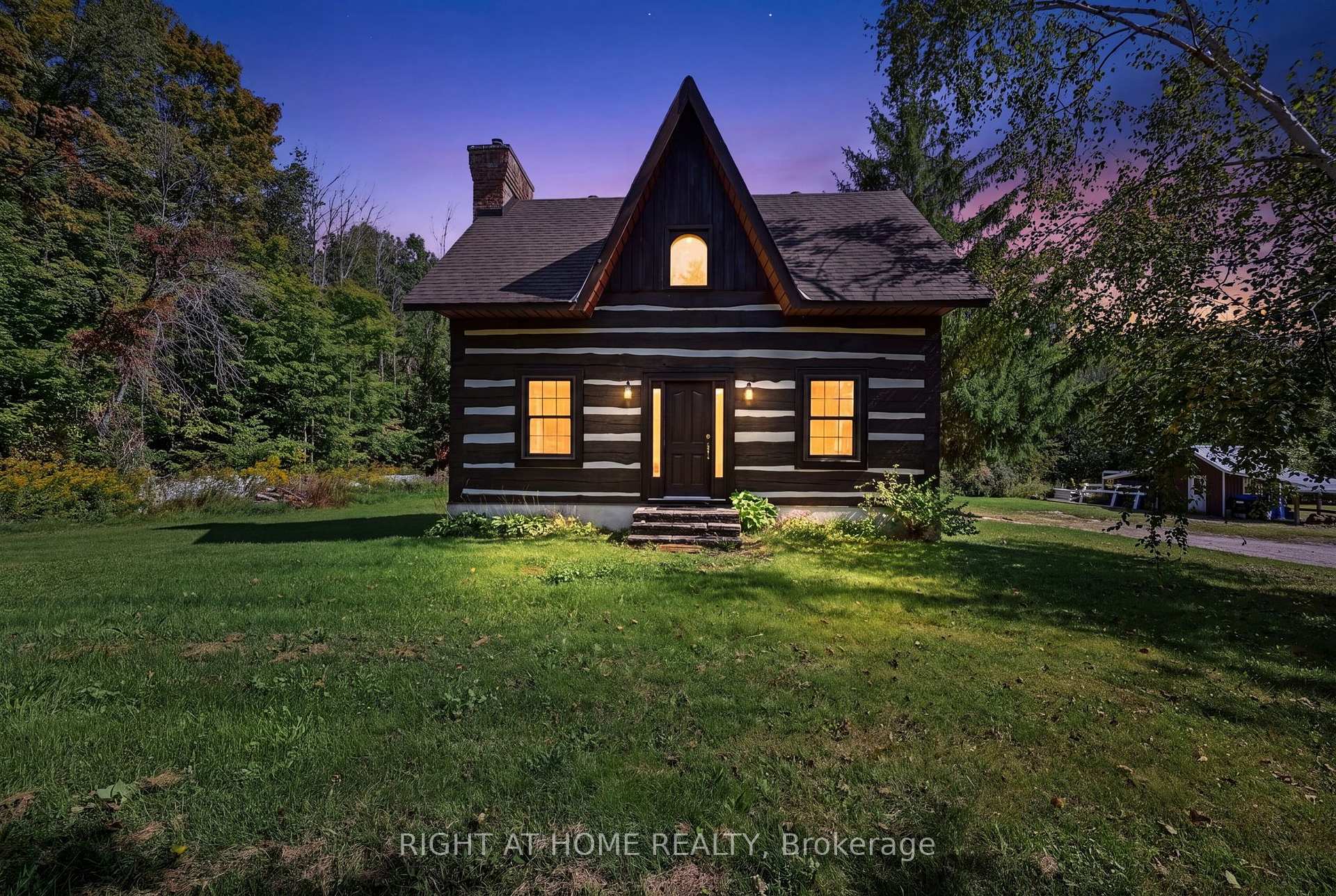 Photo 2 of 323 First Line S, Oro-Medonte, Rural Oro-Medonte — HOMEH