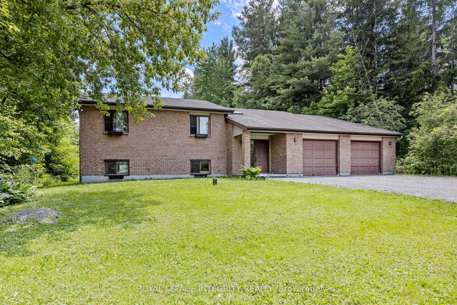 Photo 2 of 1702 Century Road, Ottawa, Manotick South to Roger Stevens — HOMEH