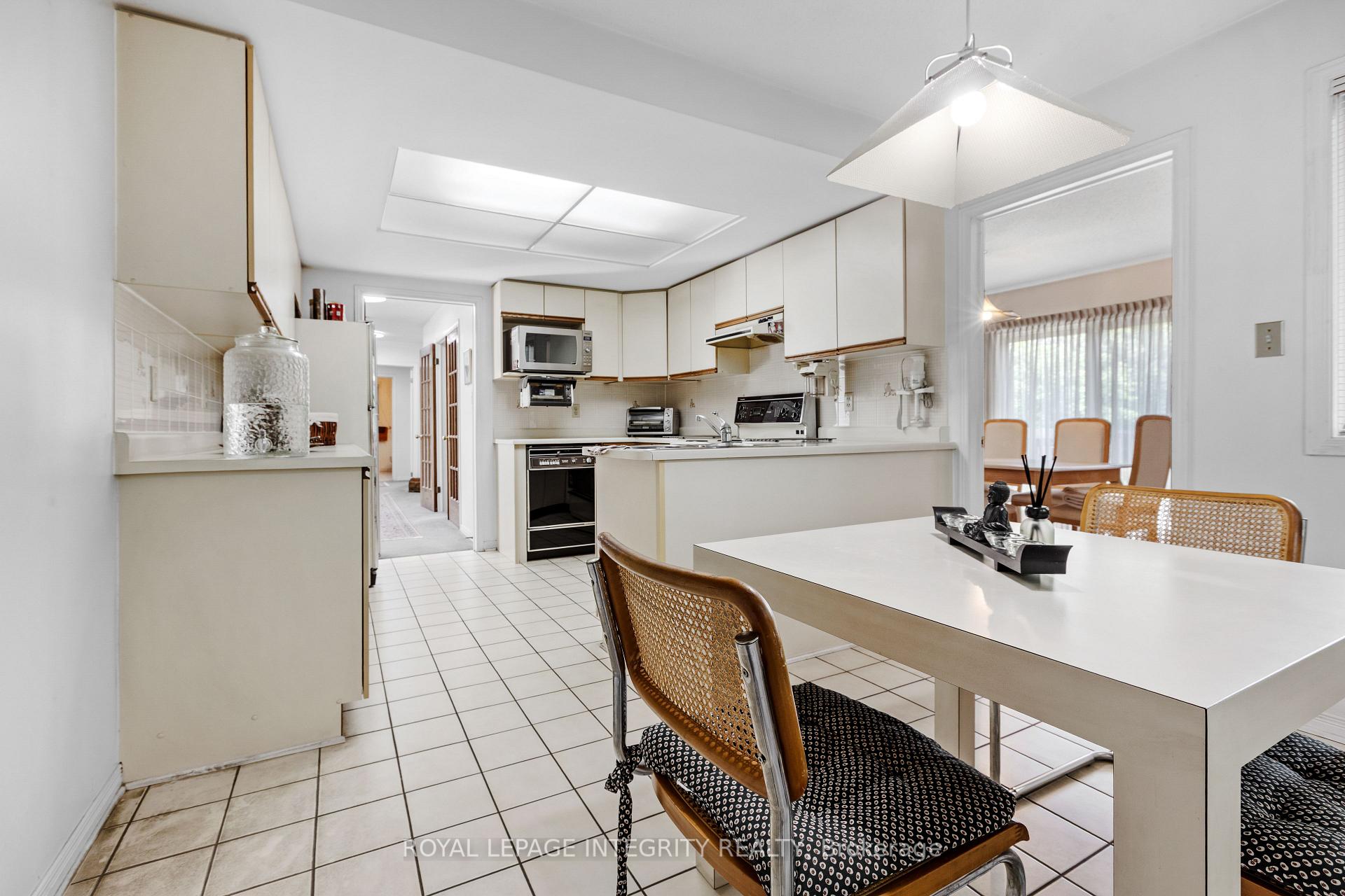 Photo 16 of 1702 Century Road, Ottawa, Manotick South to Roger Stevens — HOMEH