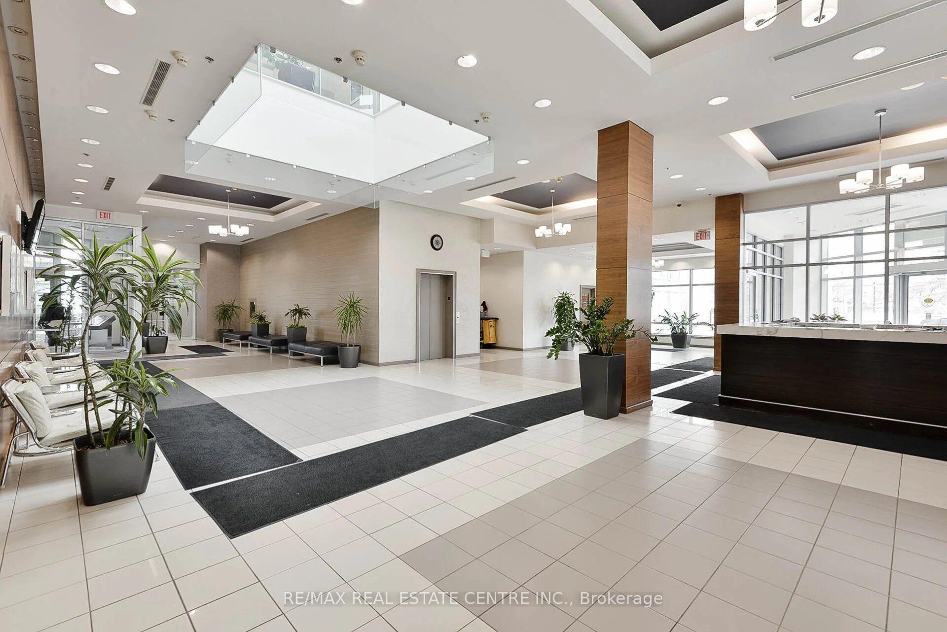 Photo 6 of Unit 1205, 33 Elm Drive, Mississauga, City Centre — HOMEH