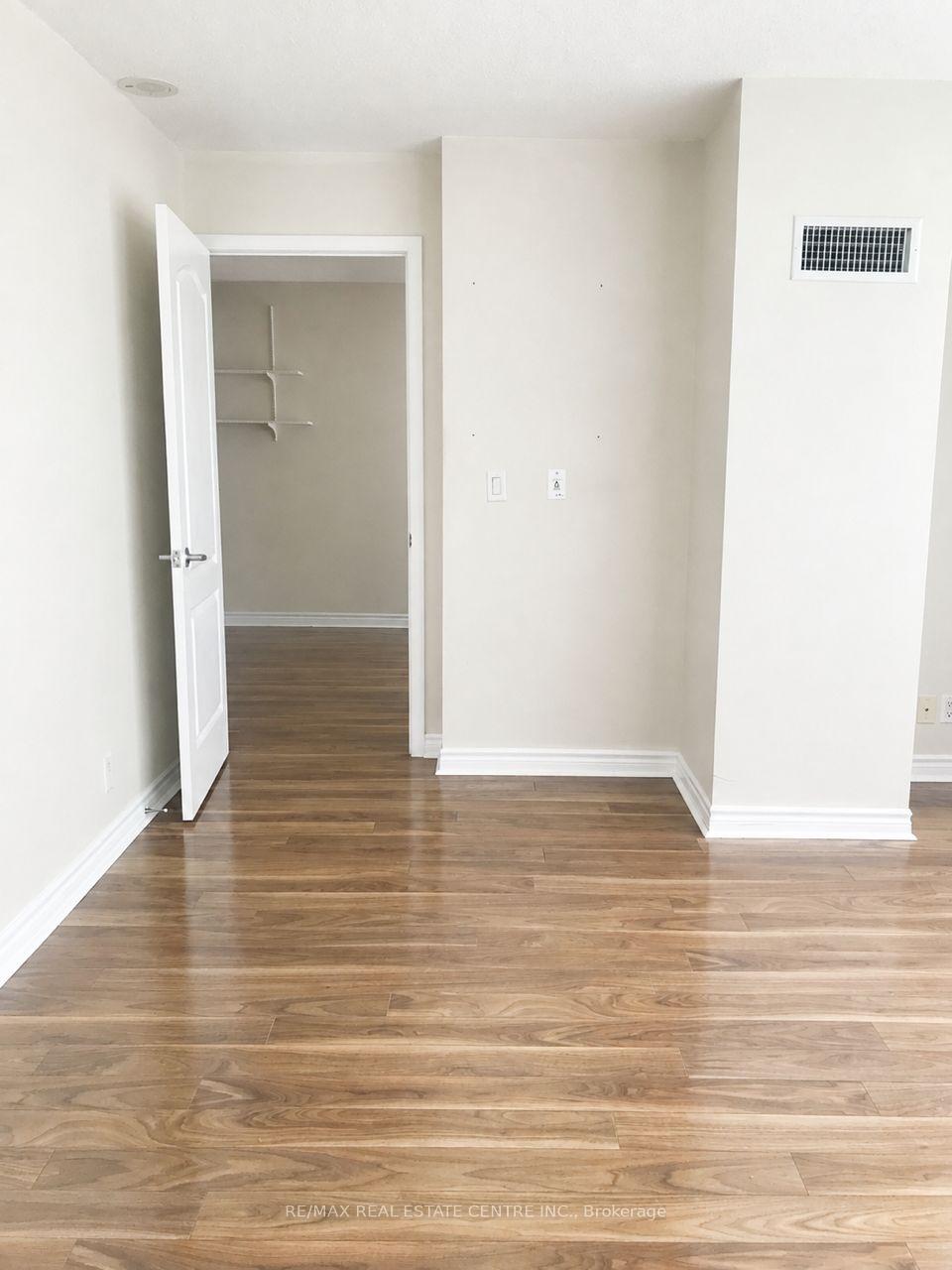 Photo 10 of Unit 1205, 33 Elm Drive, Mississauga, City Centre — HOMEH