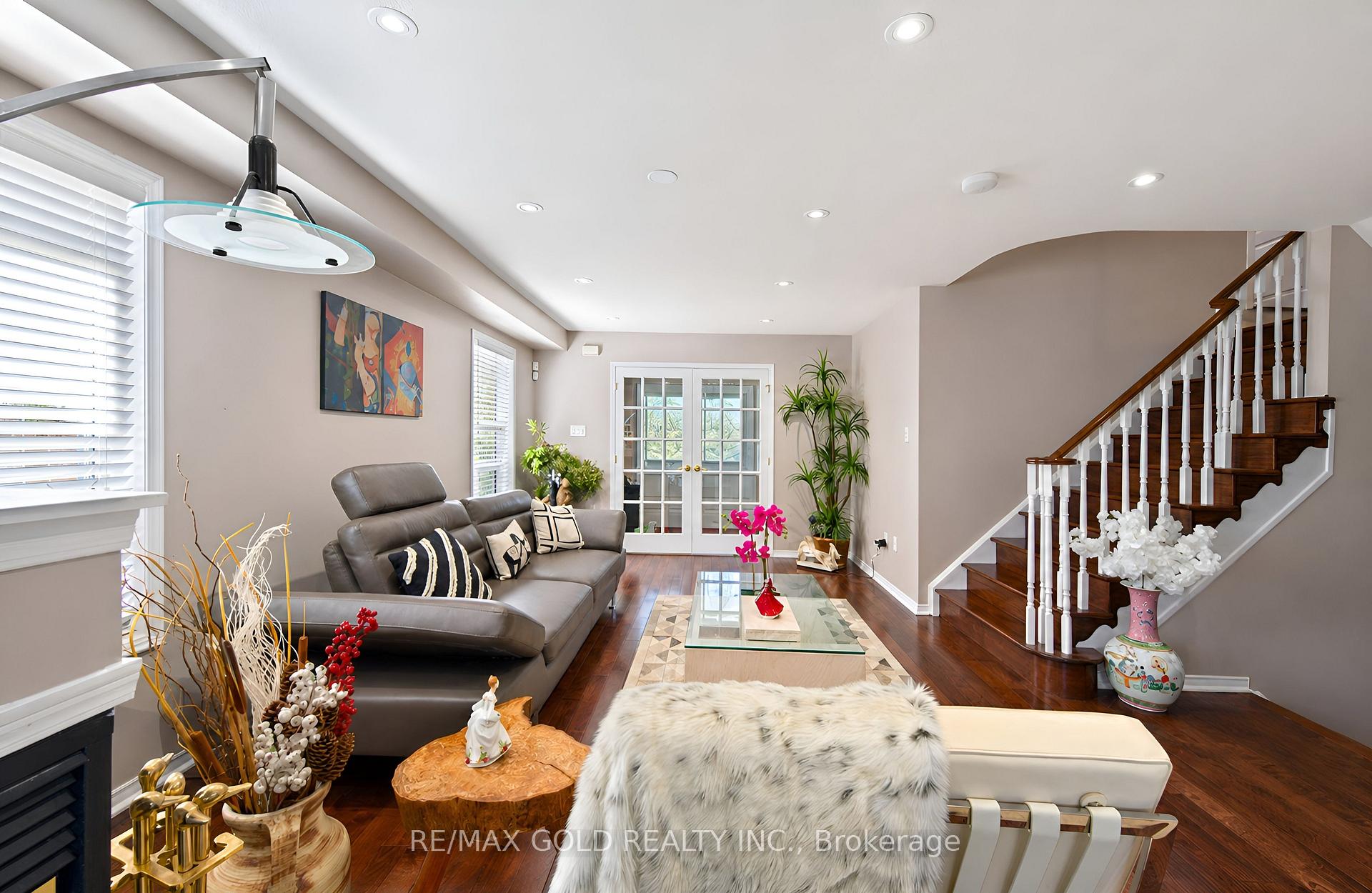 Photo 8 of 19 Florence Drive, Brampton, Fletcher's Meadow — HOMEH