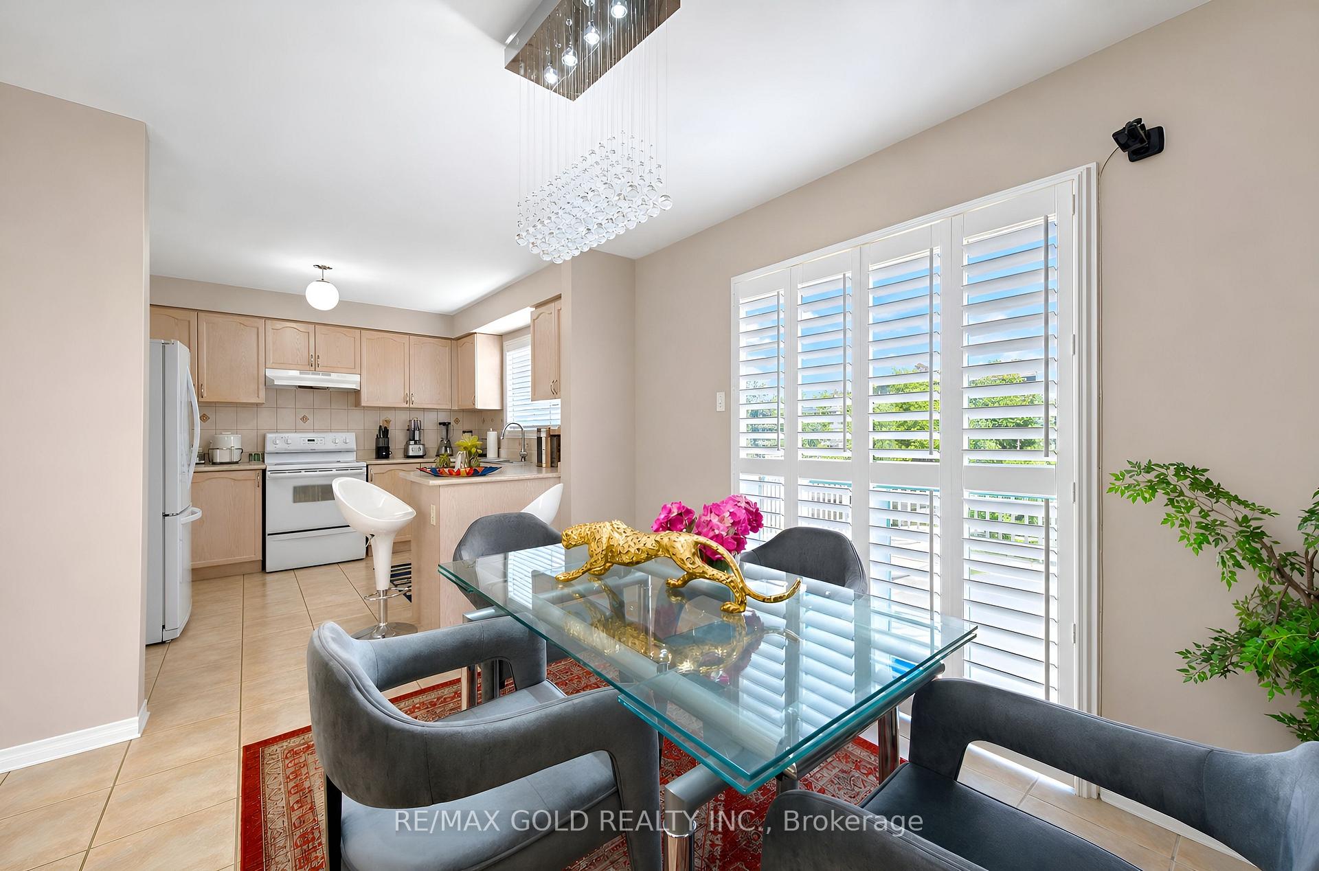 Photo 11 of 19 Florence Drive, Brampton, Fletcher's Meadow — HOMEH