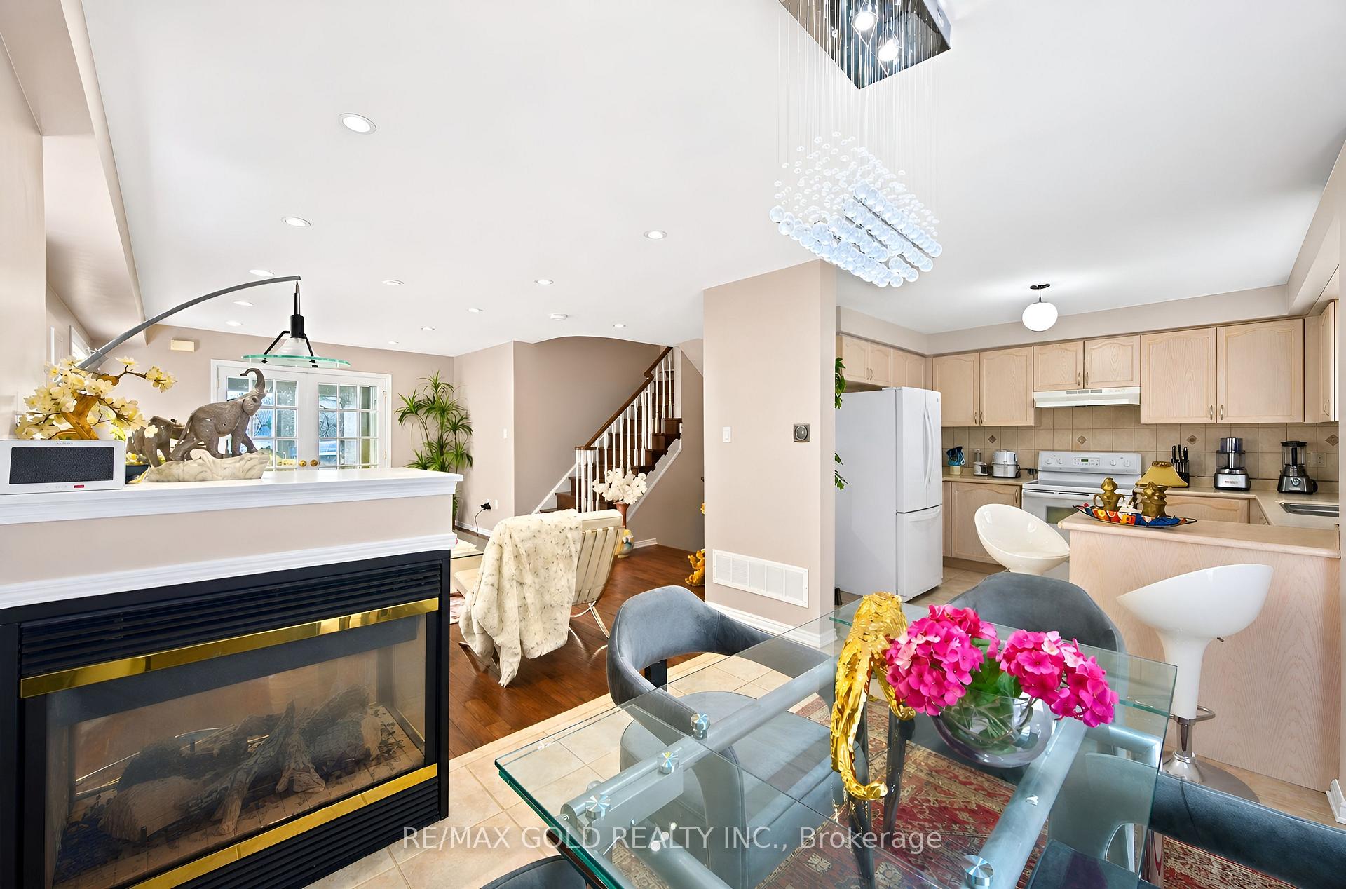 Photo 12 of 19 Florence Drive, Brampton, Fletcher's Meadow — HOMEH