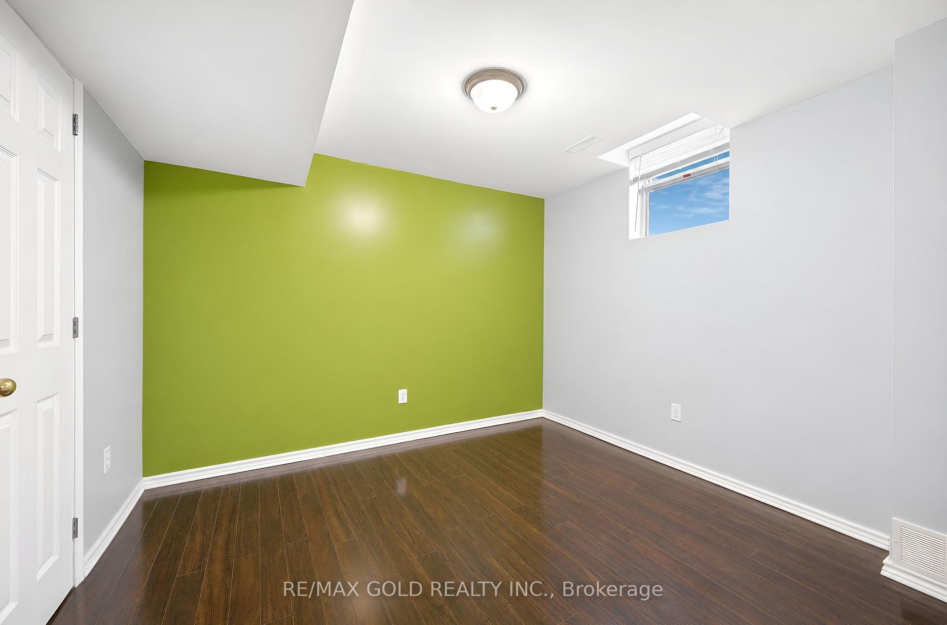 Photo 33 of 19 Florence Drive, Brampton, Fletcher's Meadow — HOMEH