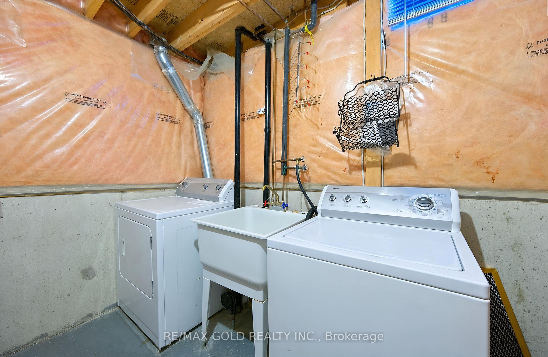 Photo 35 of 19 Florence Drive, Brampton, Fletcher's Meadow — HOMEH