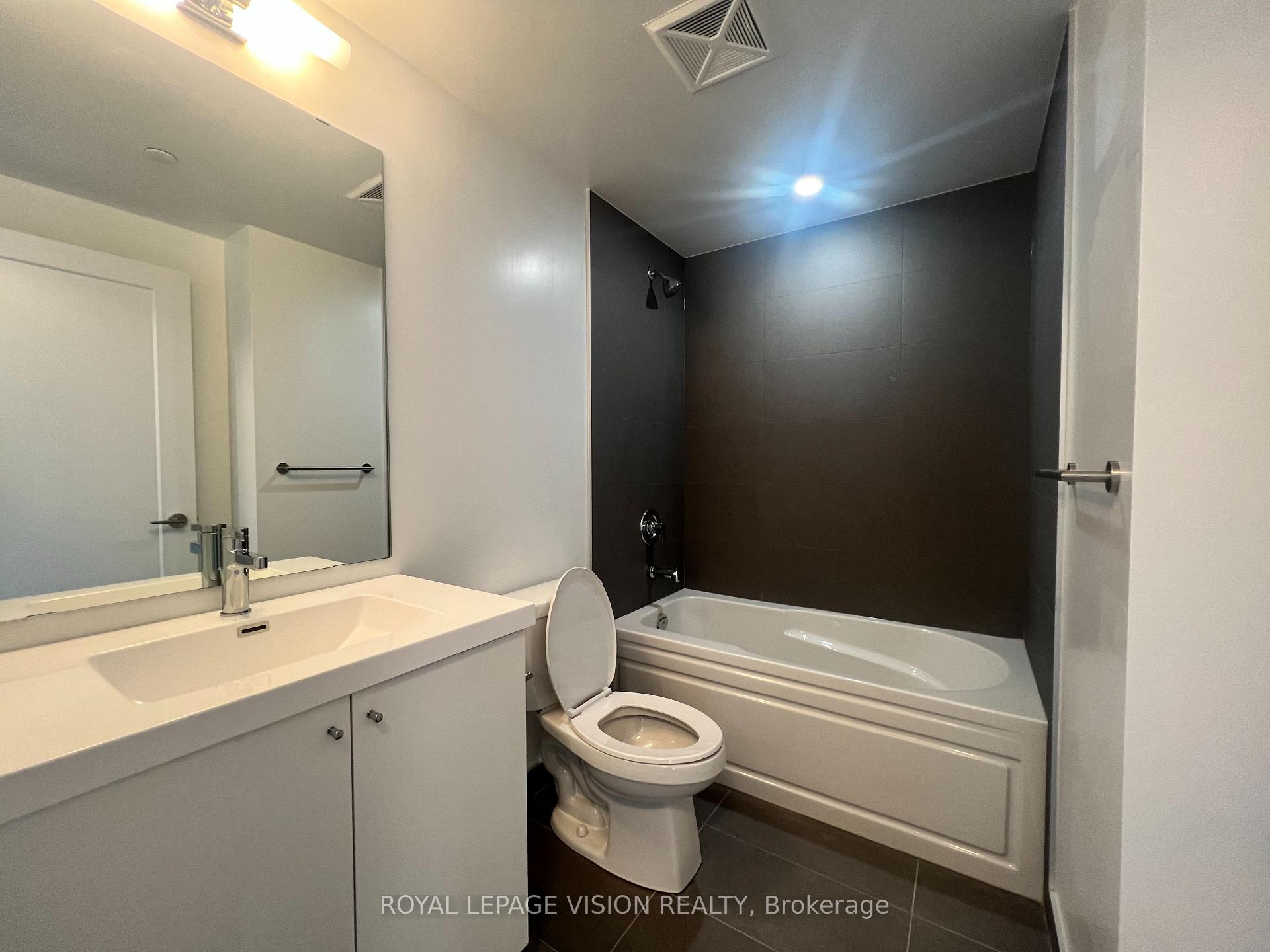 Photo 13 of Unit 722, 2545 Simcoe Street N, Oshawa, Windfields — HOMEH