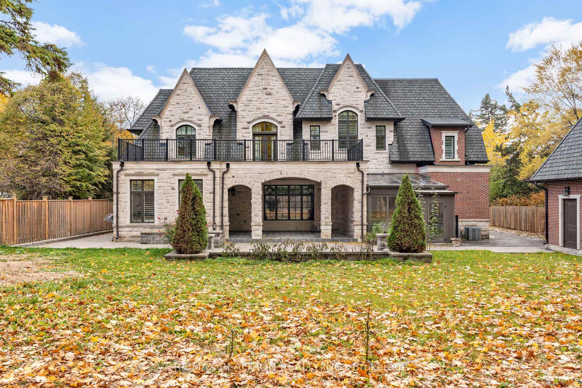 Photo 7 of 138 Centre Street, Vaughan, Uplands — HOMEH