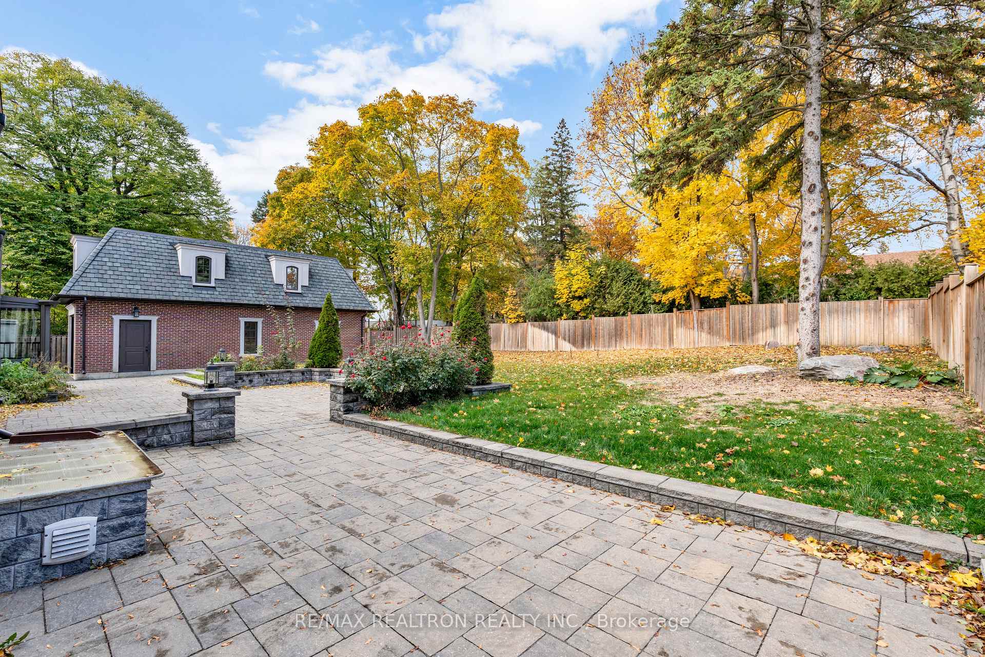 Photo 10 of 138 Centre Street, Vaughan, Uplands — HOMEH