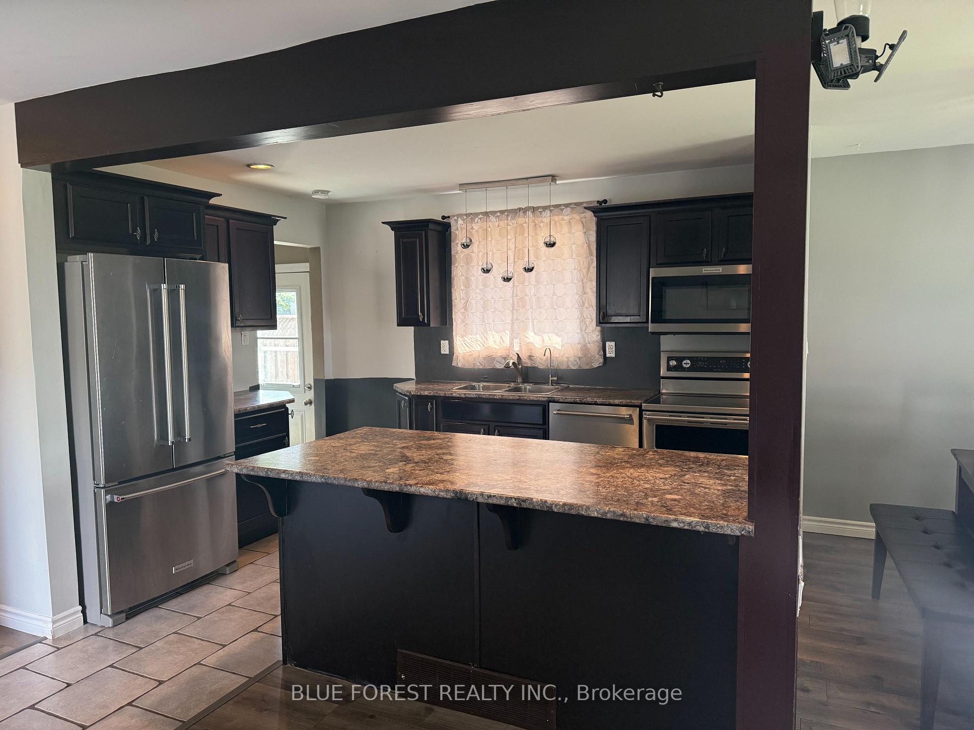 Photo 5 of 156 South Edgeware Road, St. Thomas — HOMEH