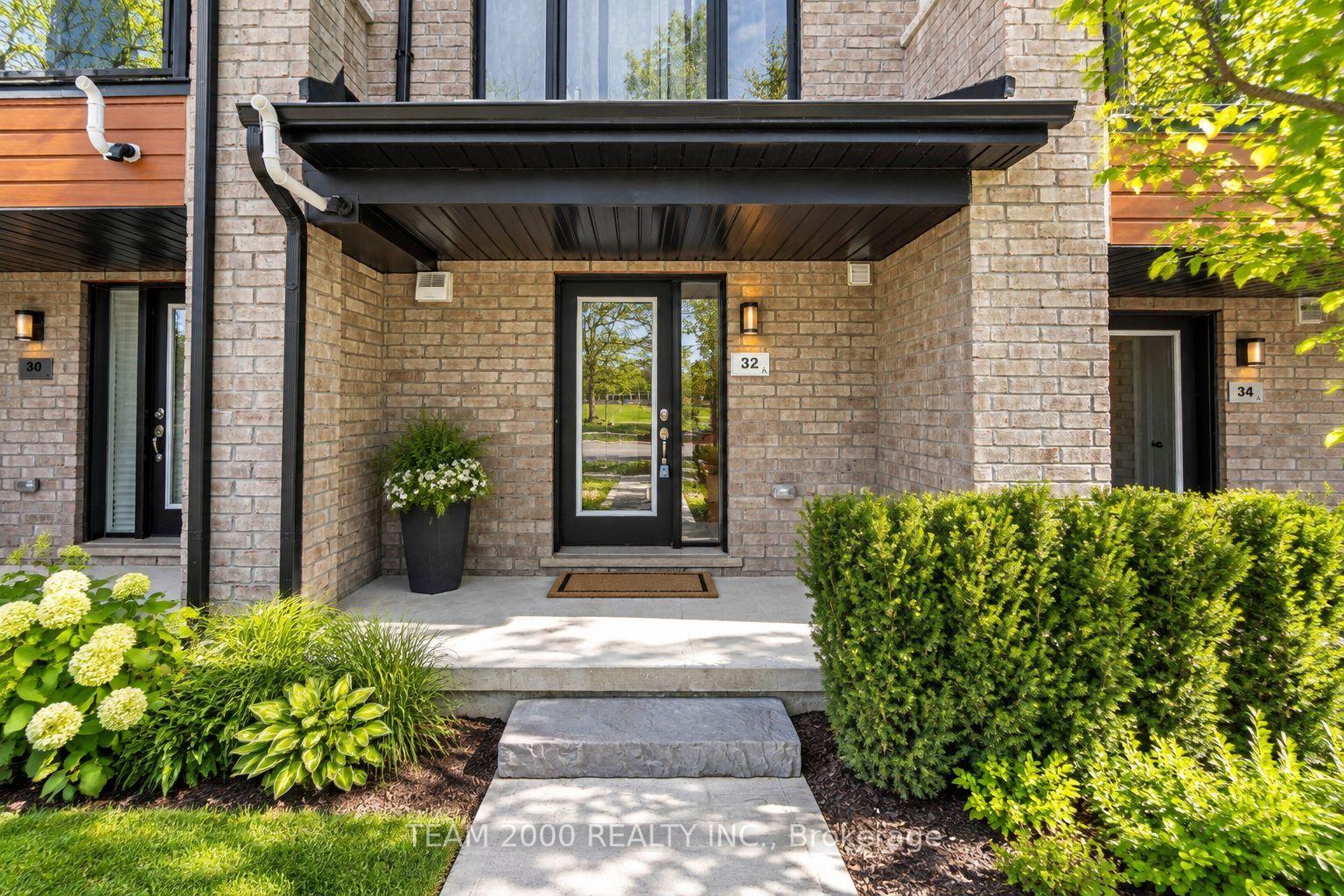 Photo 2 of 32 Sidney Rose Common, St. Catharines, Glendale/Glenridge — HOMEH