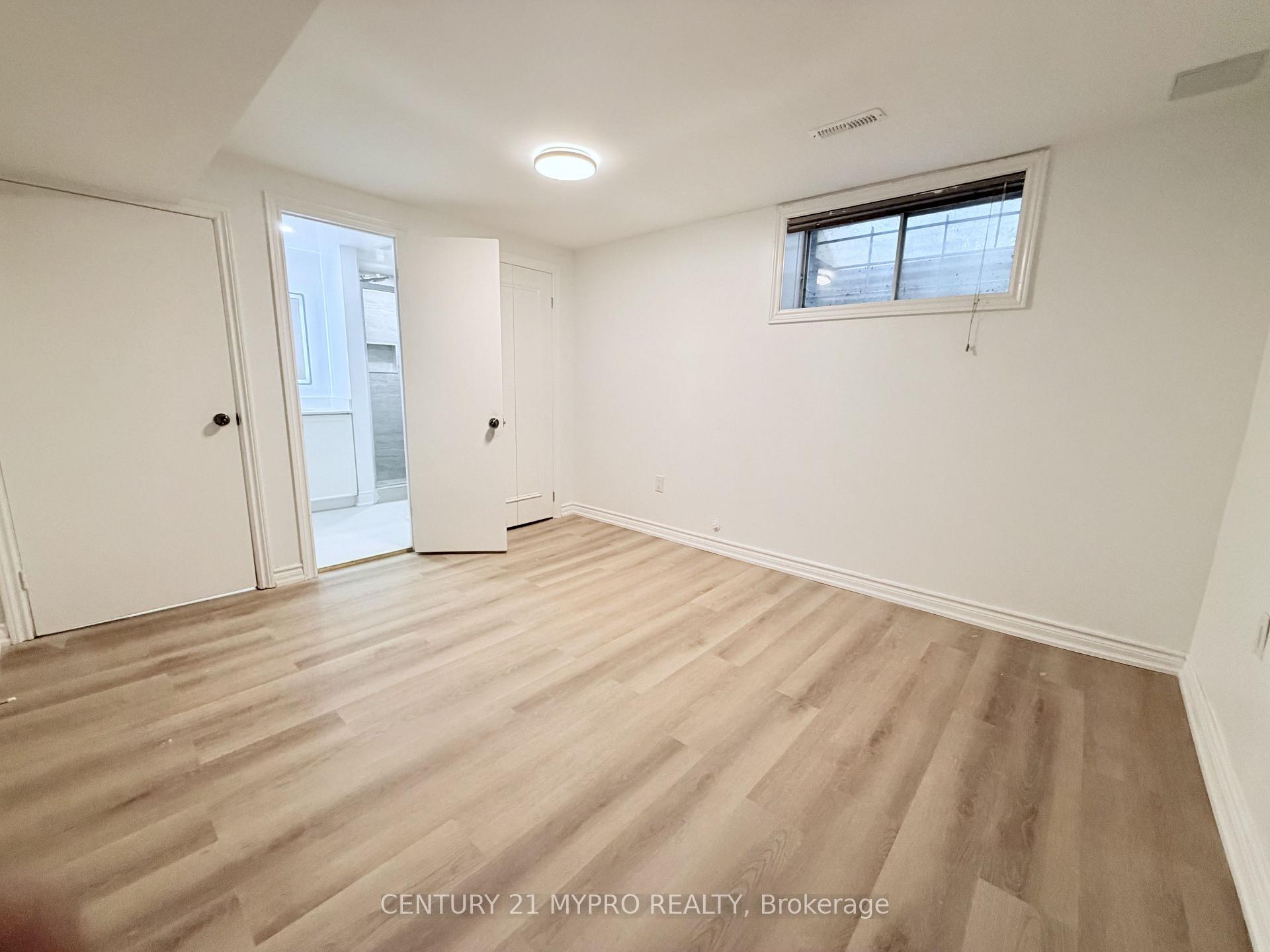 Photo 12 of Unit Lower, 35 Forest Park Crescent, Markham, Royal Orchard — HOMEH