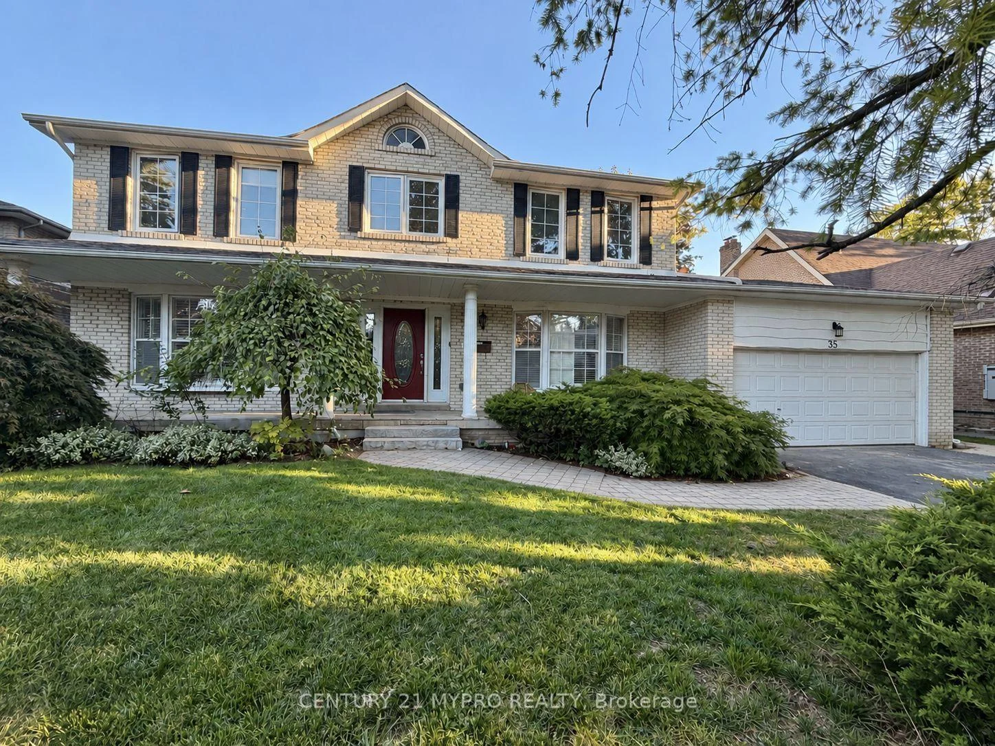 Photo 4 of Unit Lower, 35 Forest Park Crescent, Markham, Royal Orchard — HOMEH