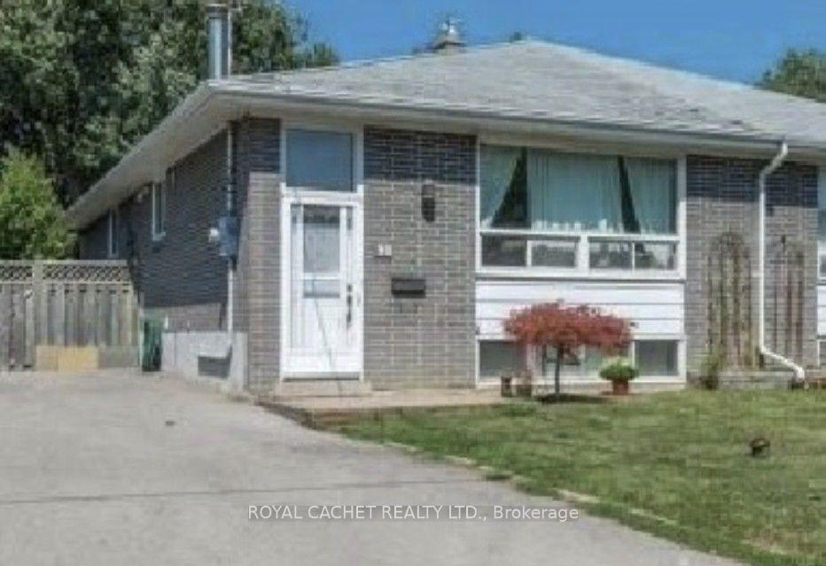 Photo 1 of 90 Billington (LOWER) Crescent, North York, Parkwoods-Donalda — HOMEH