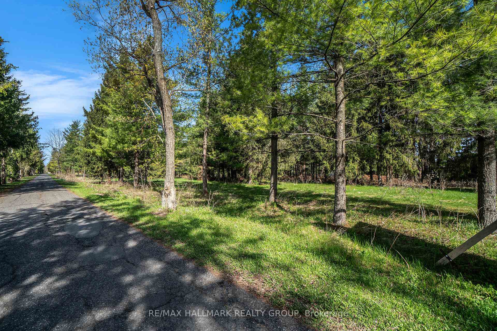 Photo 5 of 942 Cameron Street, Ottawa, Cumberland Village — HOMEH