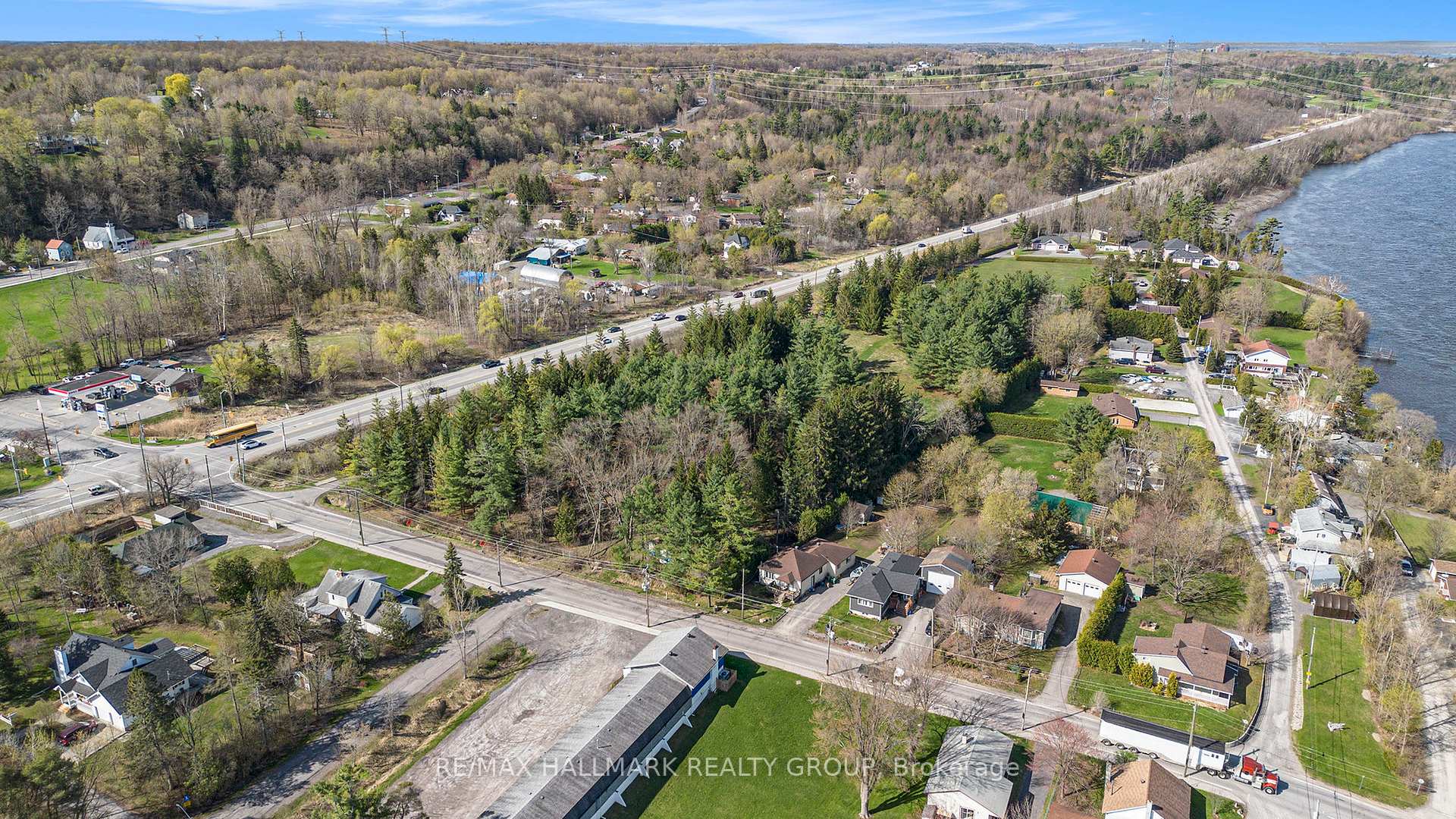 Photo 10 of 942 Cameron Street, Ottawa, Cumberland Village — HOMEH