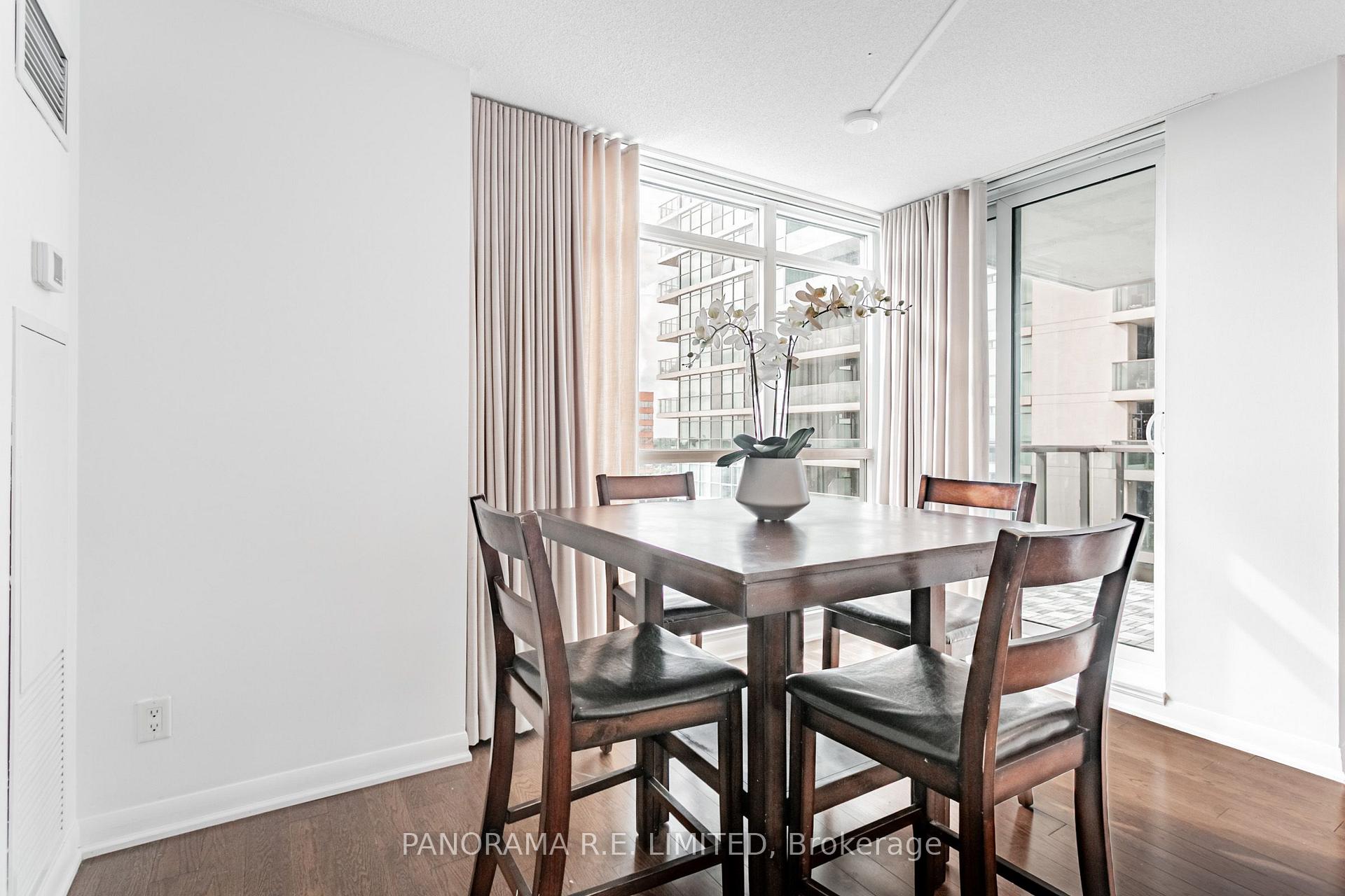 Photo 9 of Unit 810, 205 Sherway Gardens Road, Etobicoke, Islington-City Centre West — HOMEH