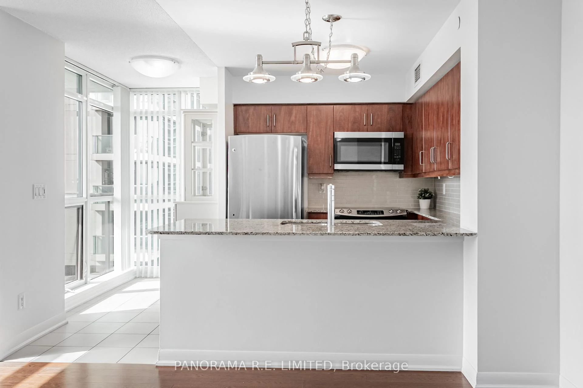 Photo 11 of Unit 810, 205 Sherway Gardens Road, Etobicoke, Islington-City Centre West — HOMEH