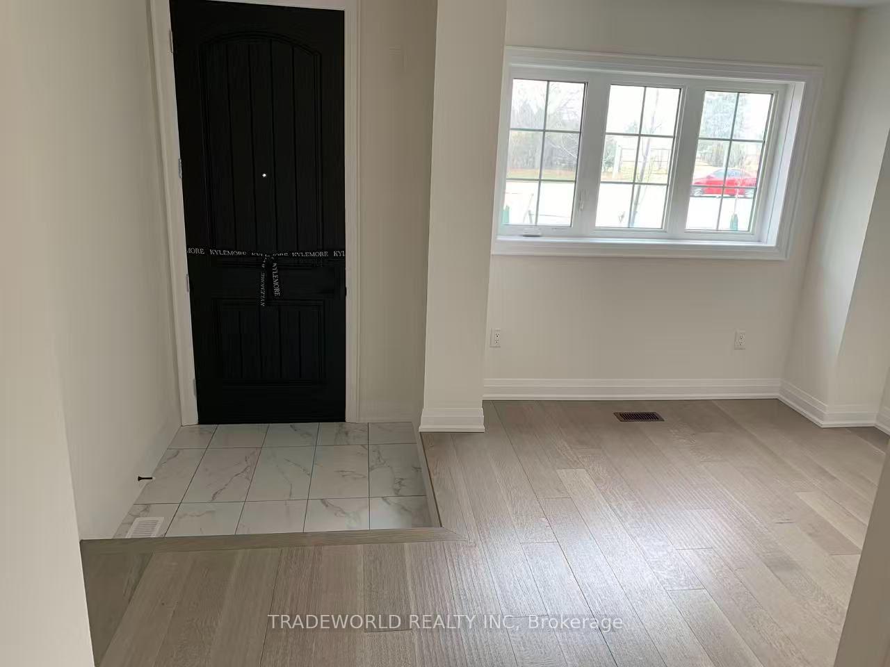 Photo 5 of 4271 Major Mackenzie Drive E, Markham, Angus Glen — HOMEH